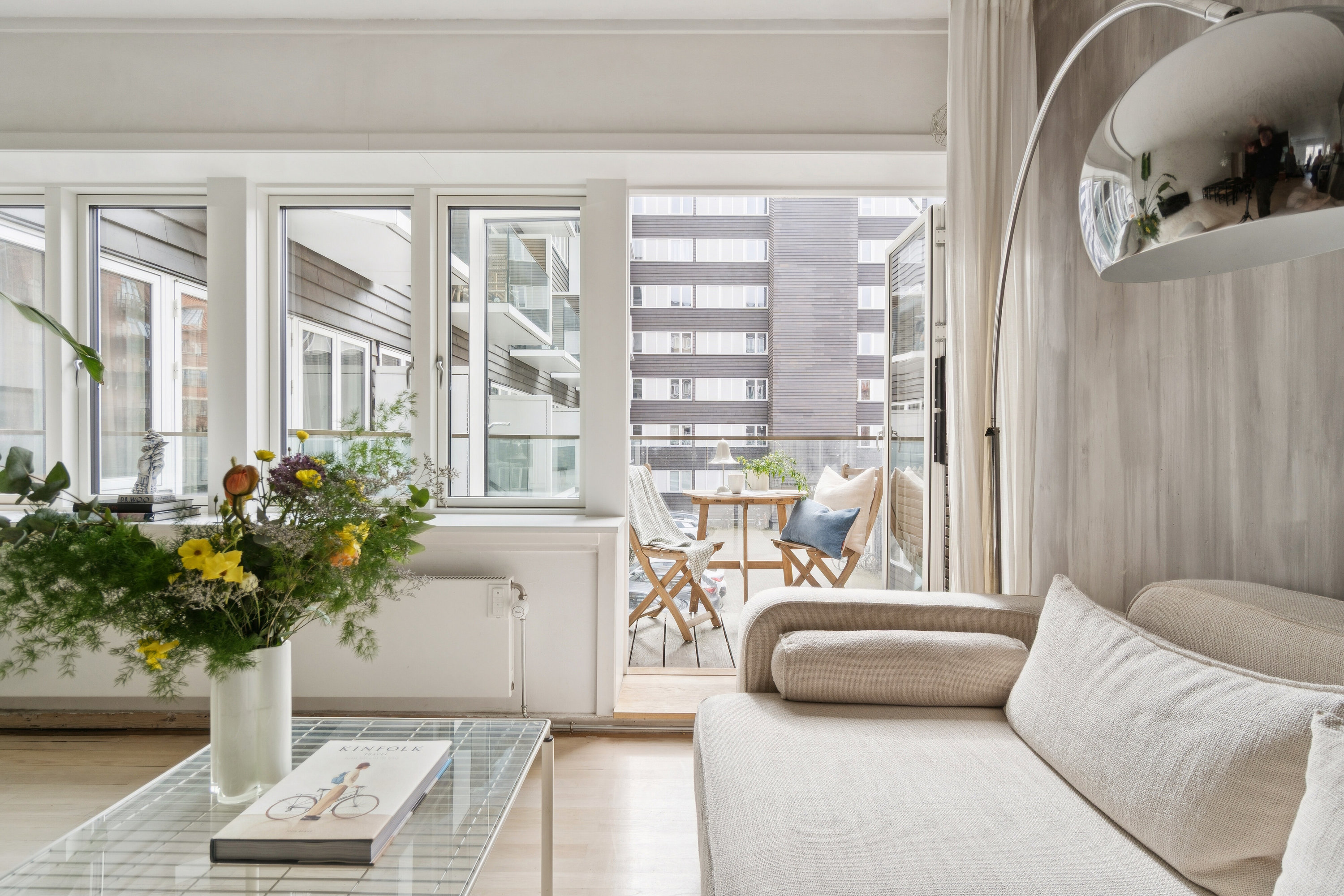 Fremhævet stue billede i fuldskærmstilstand. Billede af Bergthorasgade 15, 1. 1., 2300 København S