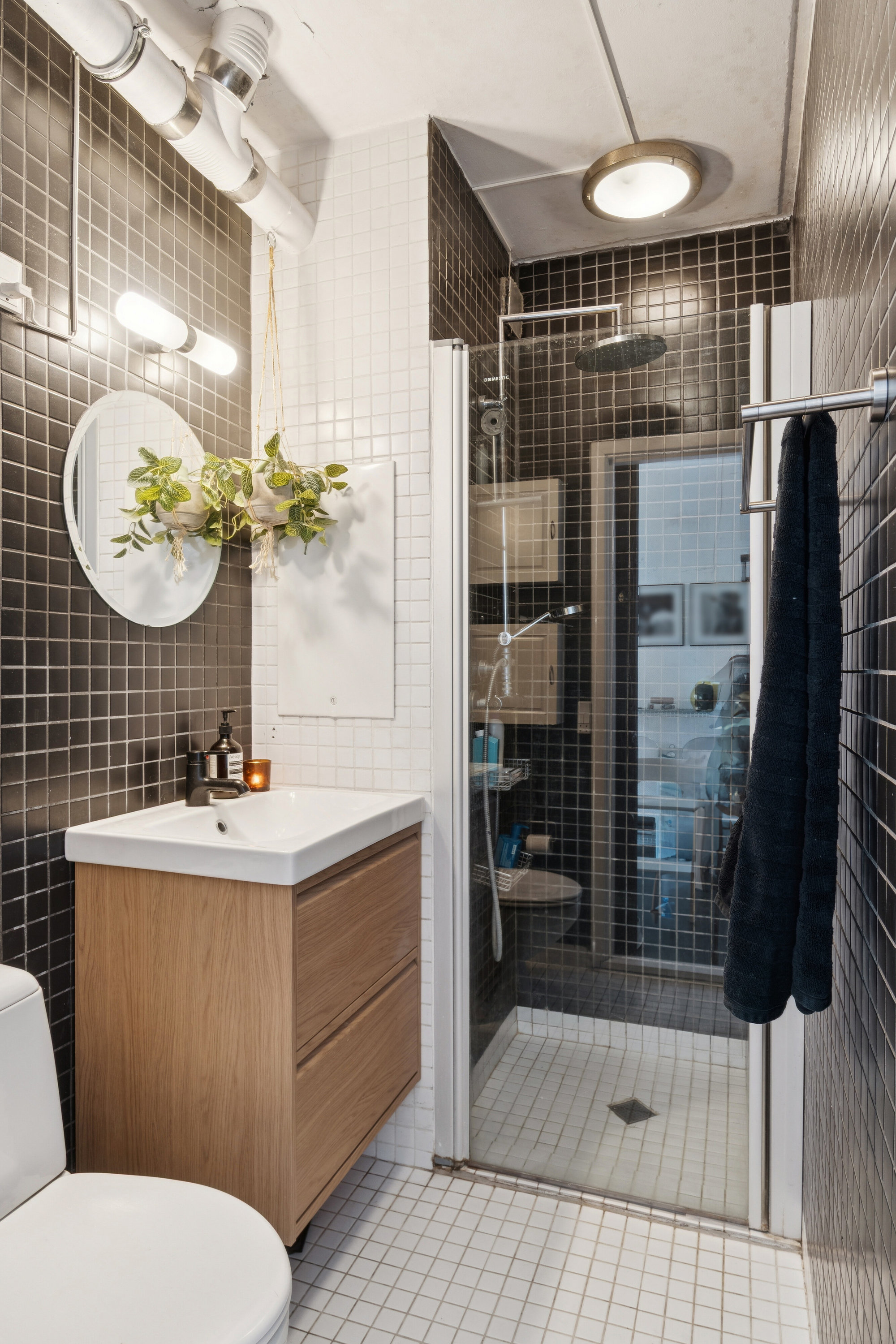 Fremhævet badeværelse billede i fuldskærmstilstand. Billede af Bergthorasgade 15, 1. 1., 2300 København S