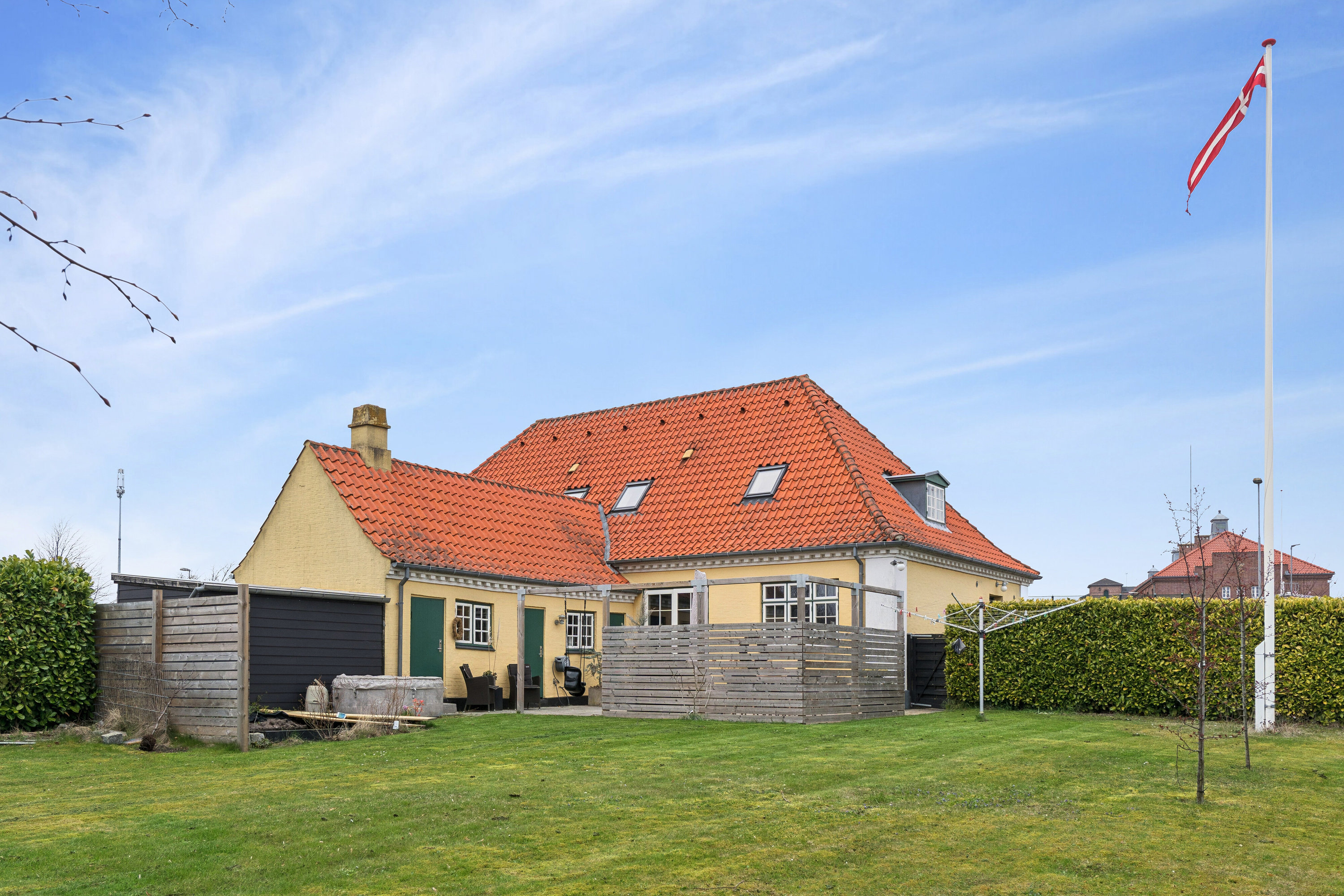 Fremhævet set fra haven billede i fuldskærmstilstand. Billede af Vindingevej 63, 5800 Nyborg