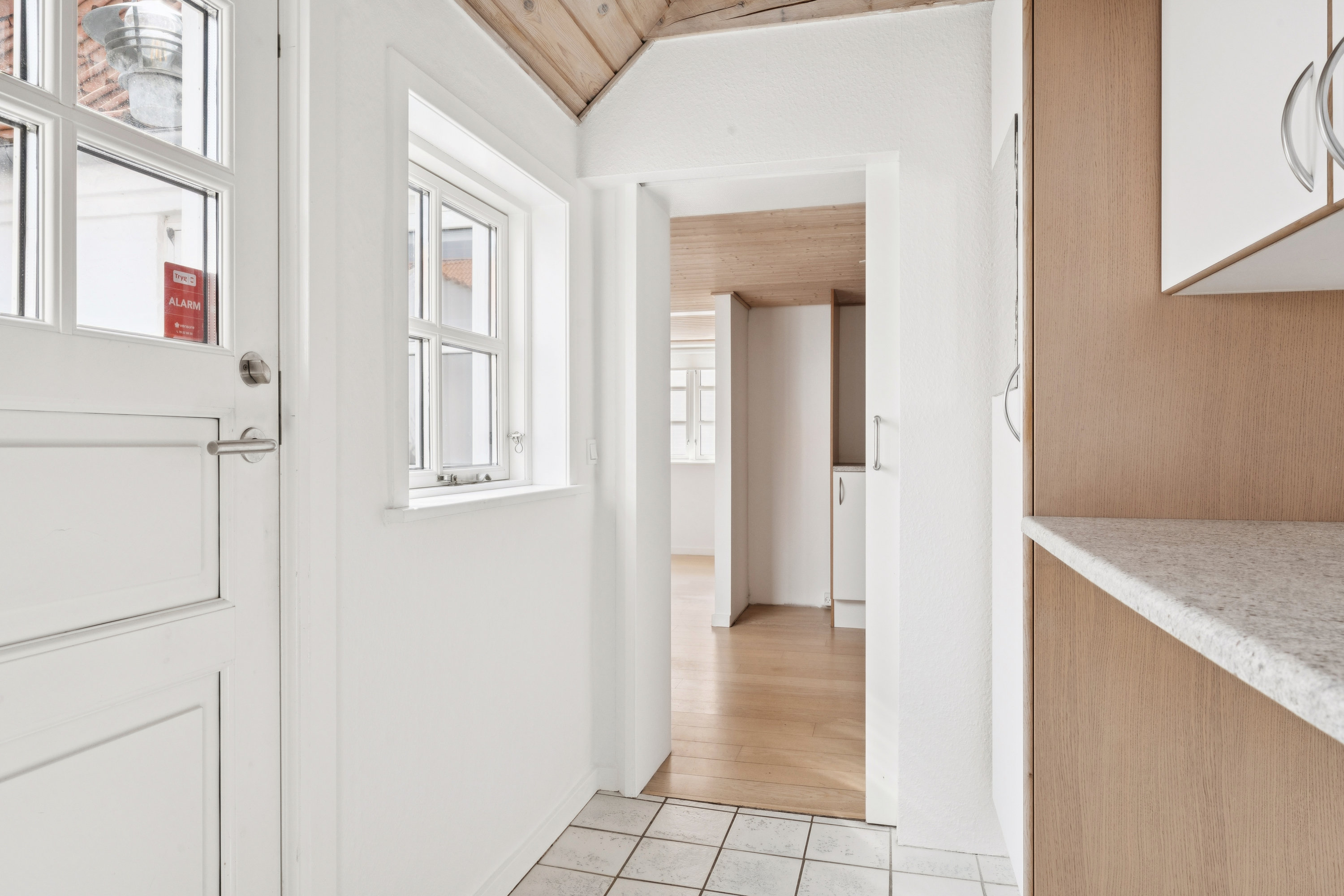 Fremhævet gang billede i fuldskærmstilstand. Billede af Mellemgade 40, 9240 Nibe