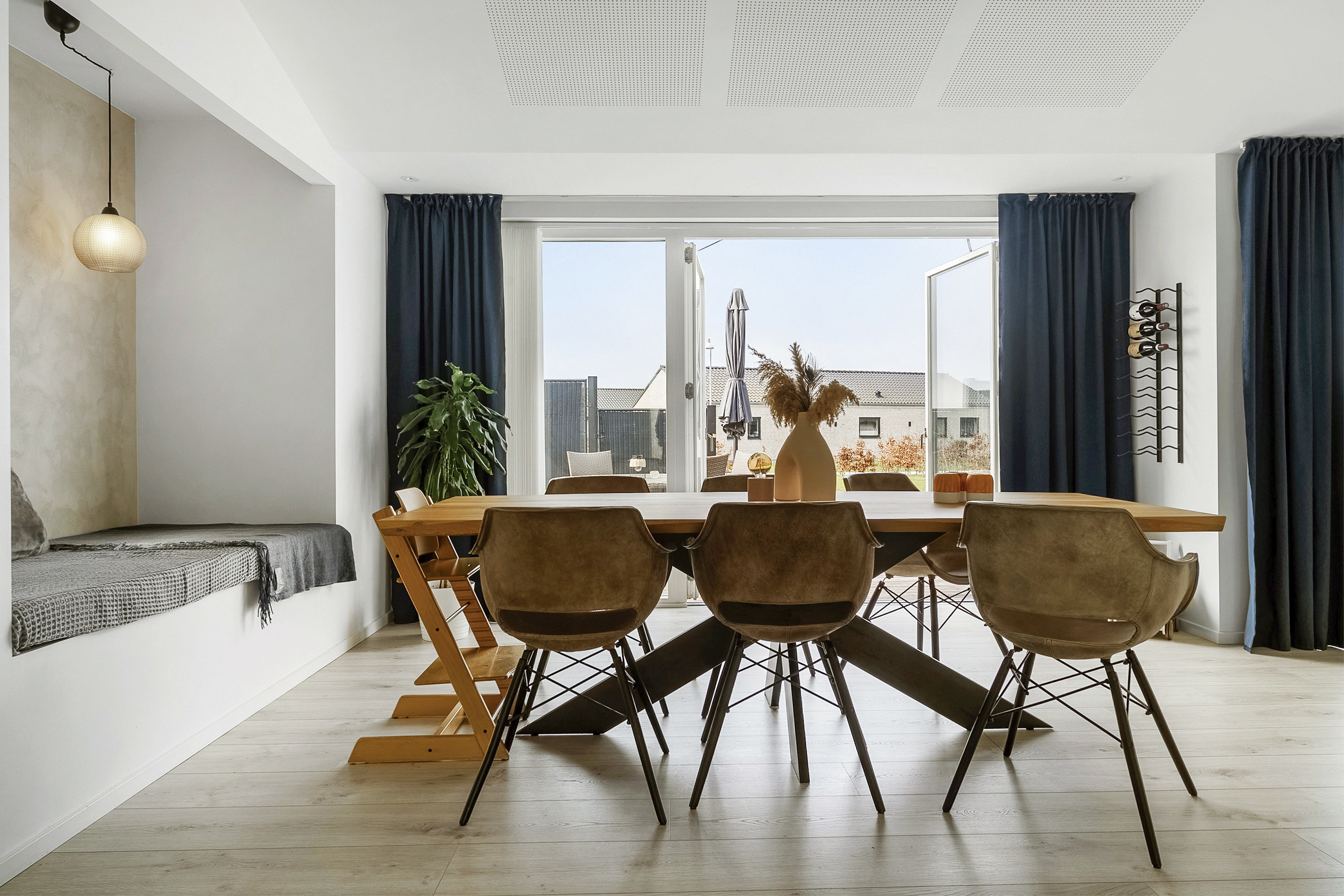 Fremhævet spisestue billede i fuldskærmstilstand. Billede af Bjørnshave 8, 8700 Horsens