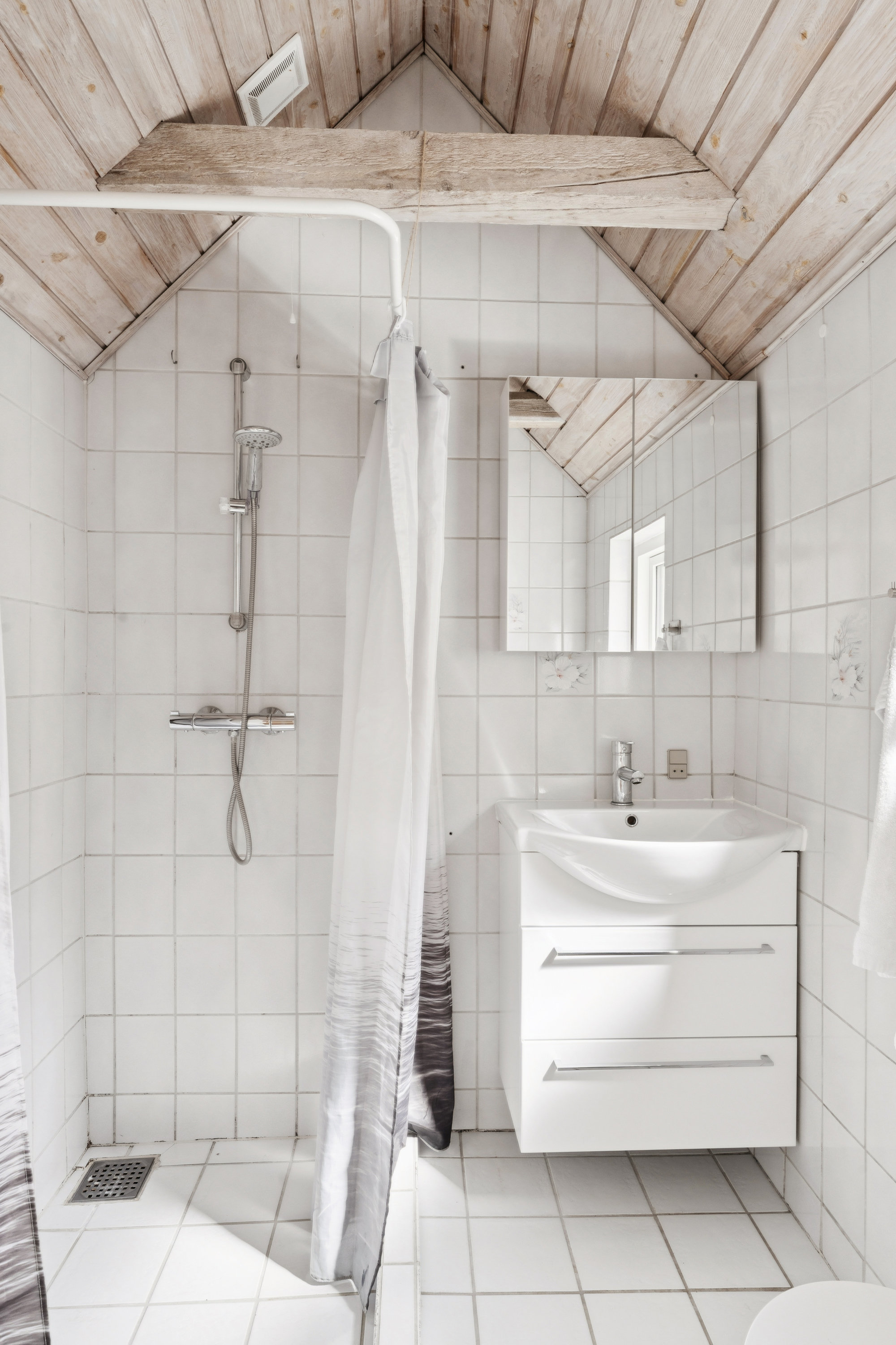 Fremhævet badeværelse billede i fuldskærmstilstand. Billede af Mellemgade 40, 9240 Nibe