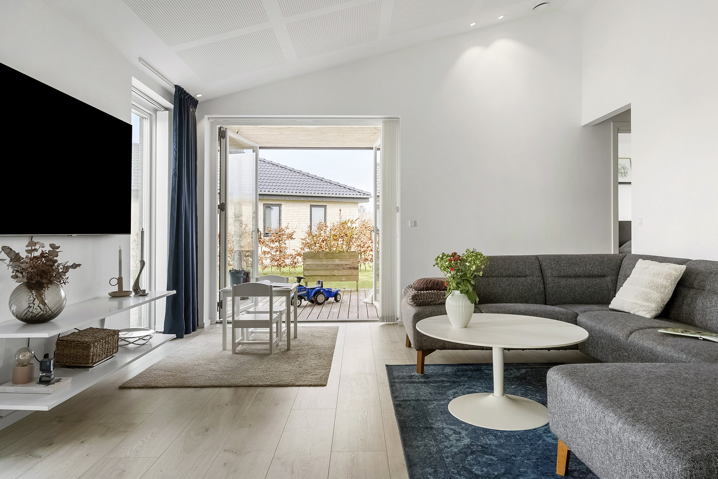 Fremhævet stue billede i fuldskærmstilstand. Billede af Bjørnshave 8, 8700 Horsens