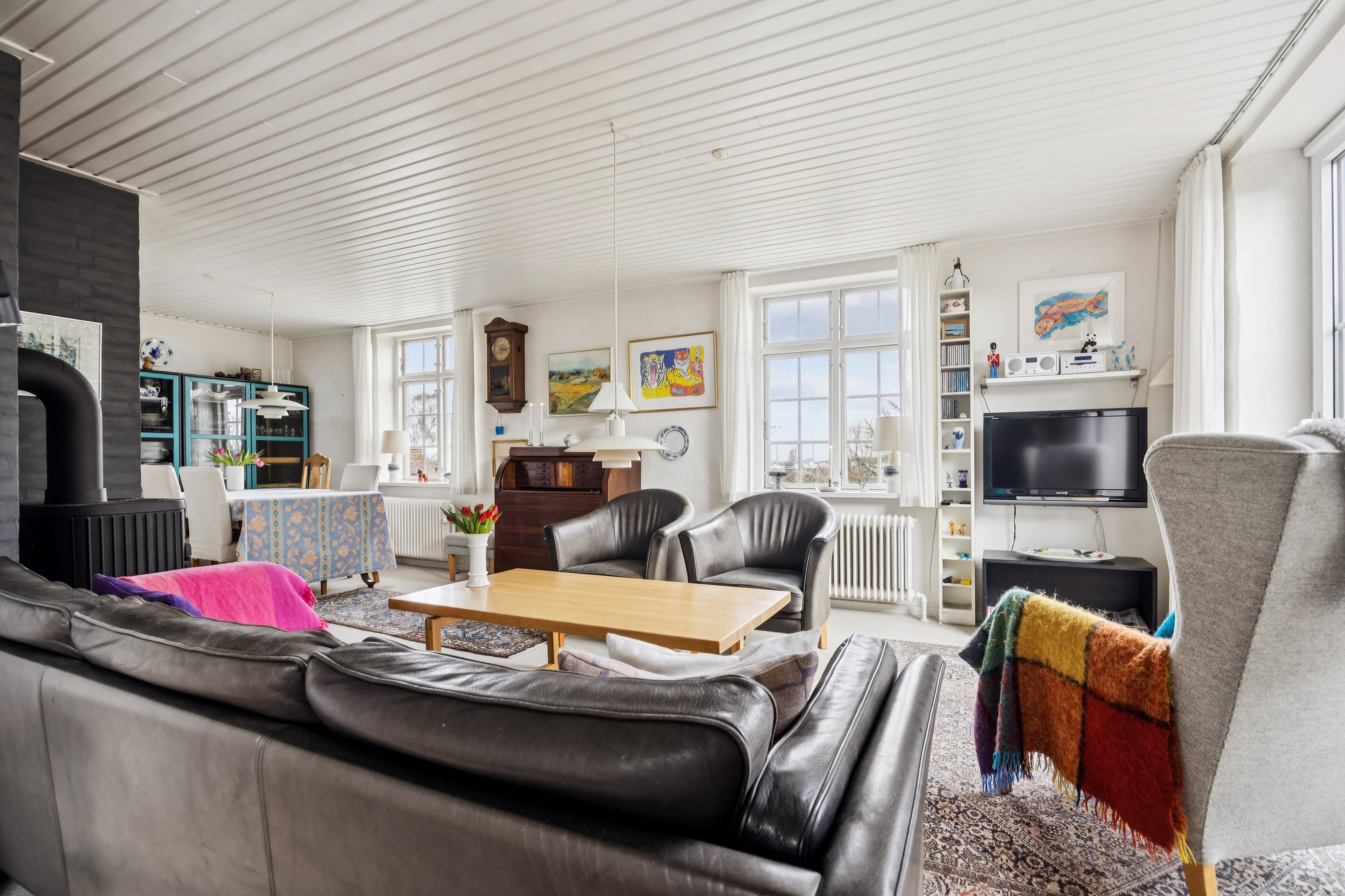 Fremhævet stue billede i fuldskærmstilstand. Billede af Kornbakken 7, 9400 Nørresundby