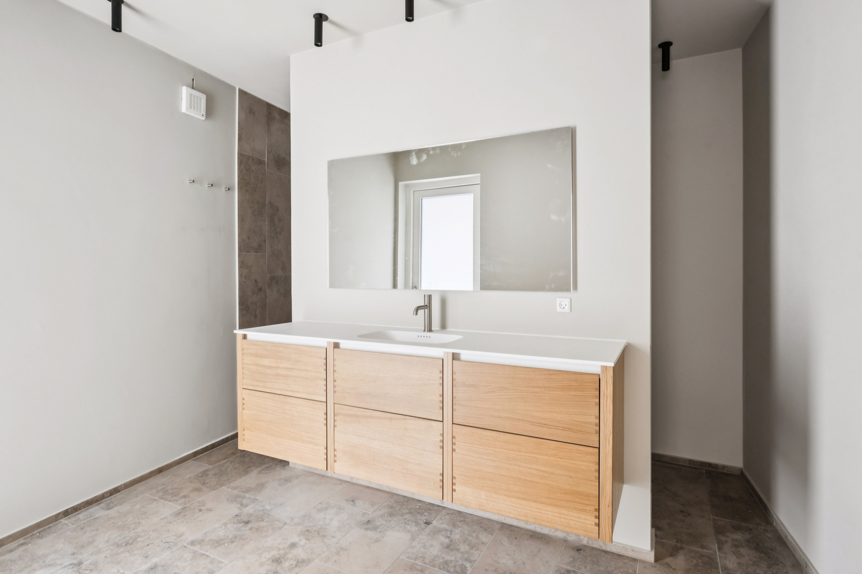 Fremhævet badeværelse billede i fuldskærmstilstand. Billede af Stationsgade 3, 8240 Risskov