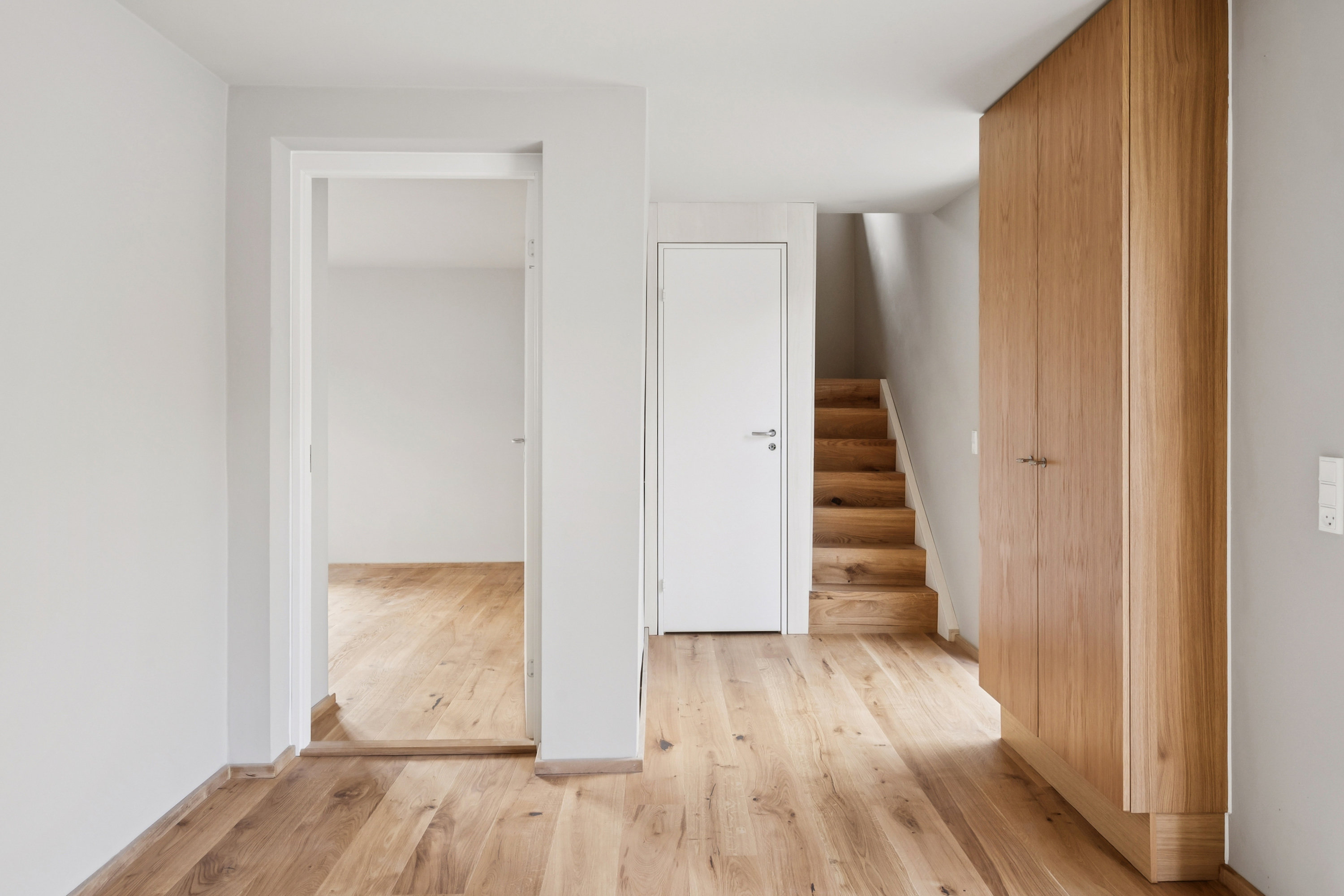 Fremhævet gang billede i fuldskærmstilstand. Billede af Stationsgade 3, 8240 Risskov