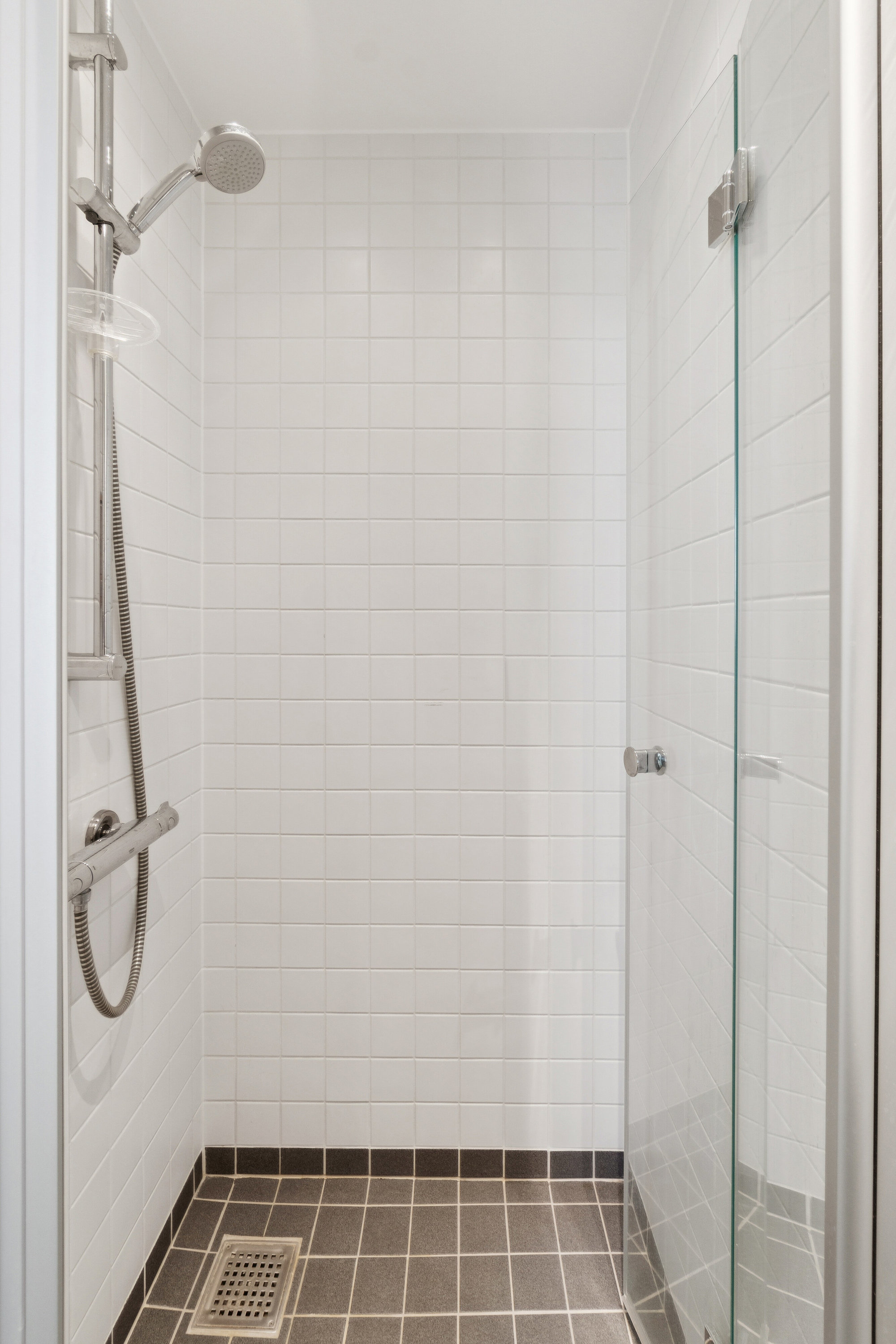 Fremhævet badeværelse billede i fuldskærmstilstand. Billede af Klaksvigsgade 9, 6. th., 2300 København S