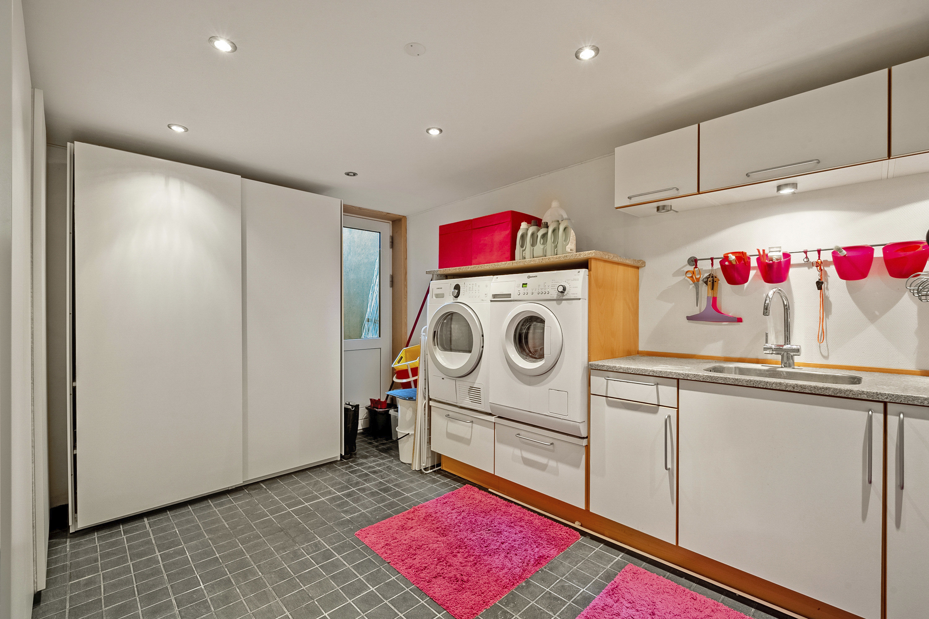 Fremhævet værelse billede i fuldskærmstilstand. Billede af Elmebakken 12, Skt Klemens, 5260 Odense S