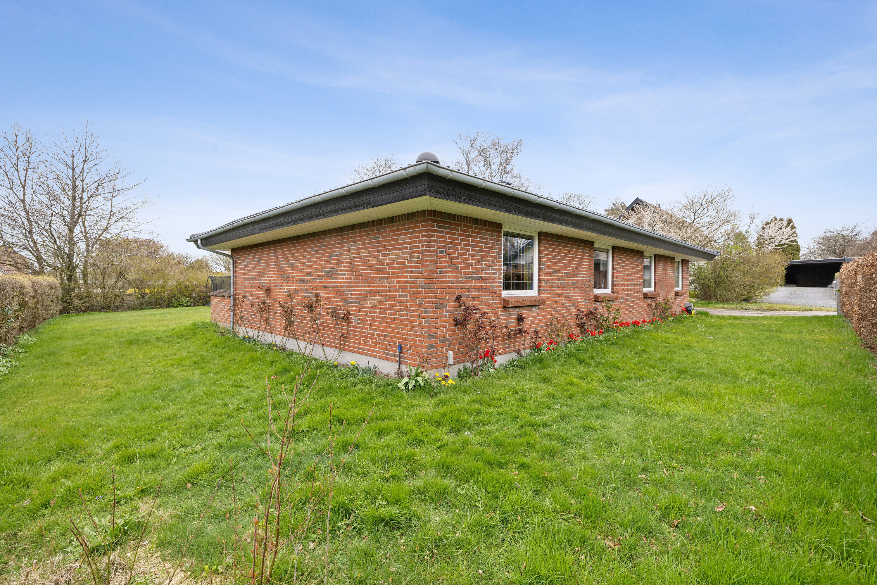 Fremhævet set fra haven billede i fuldskærmstilstand. Billede af Hallingager 36, 5750 Ringe