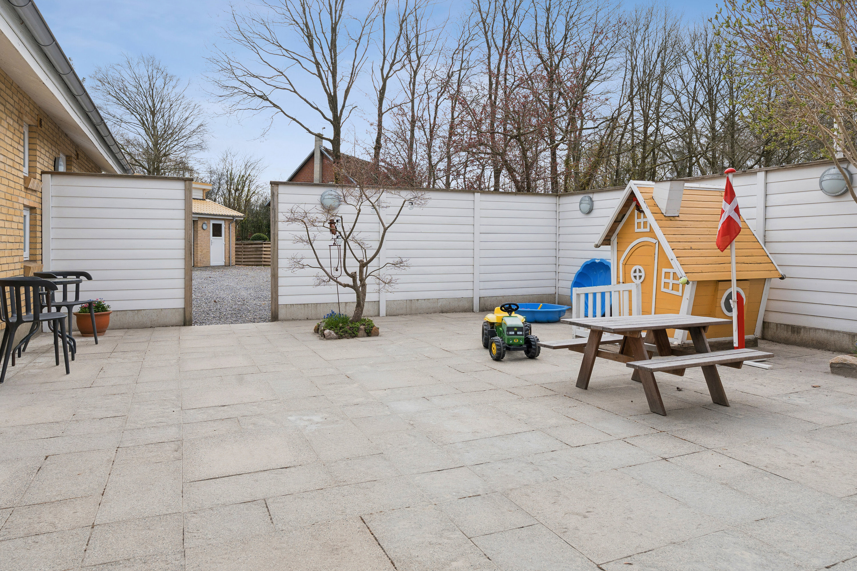 Fremhævet terrasse billede i fuldskærmstilstand. Billede af Krøsbærvej 13, Kølkær, 7400 Herning