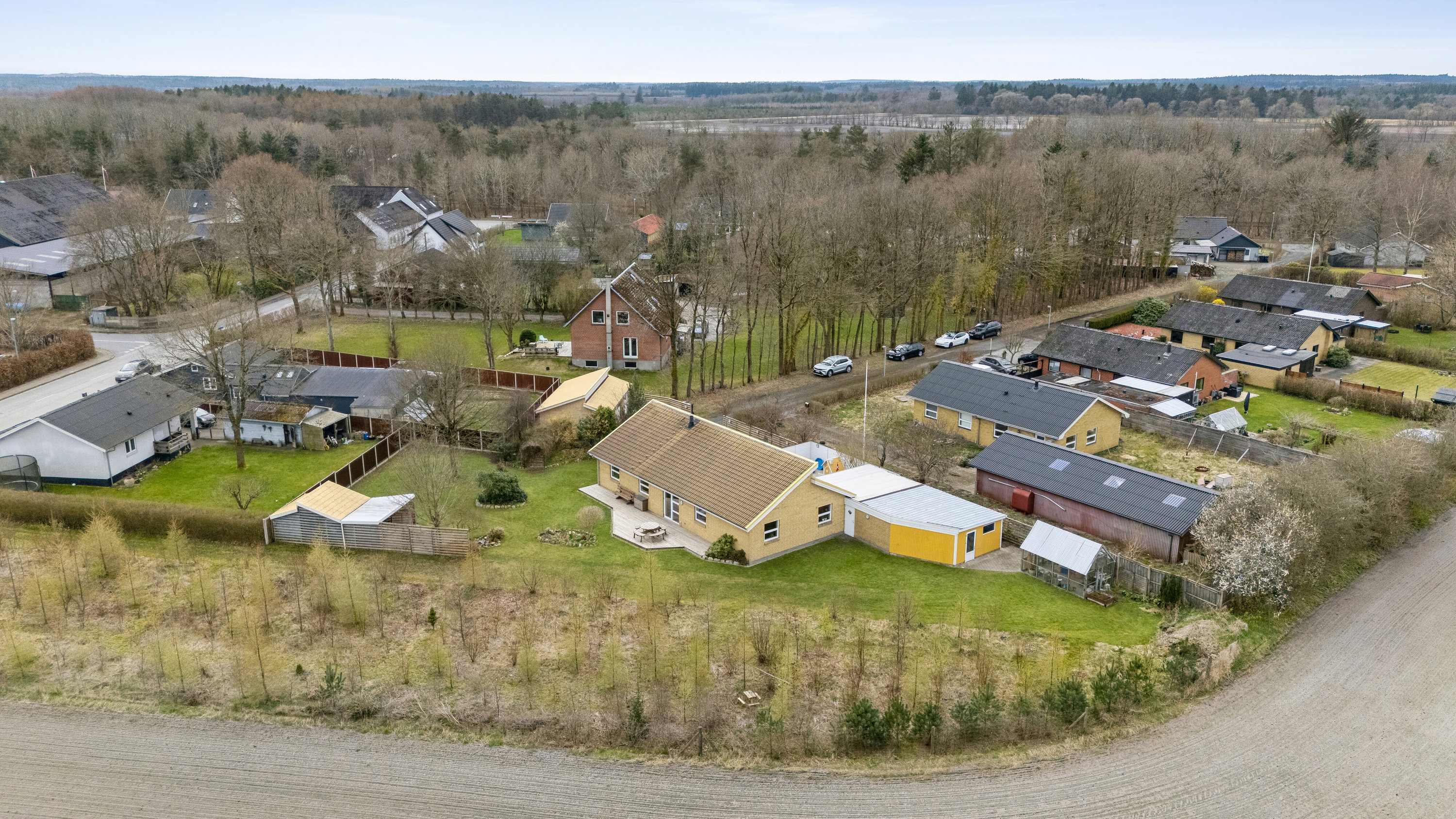 Fremhævet luftfoto billede i fuldskærmstilstand. Billede af Krøsbærvej 13, Kølkær, 7400 Herning