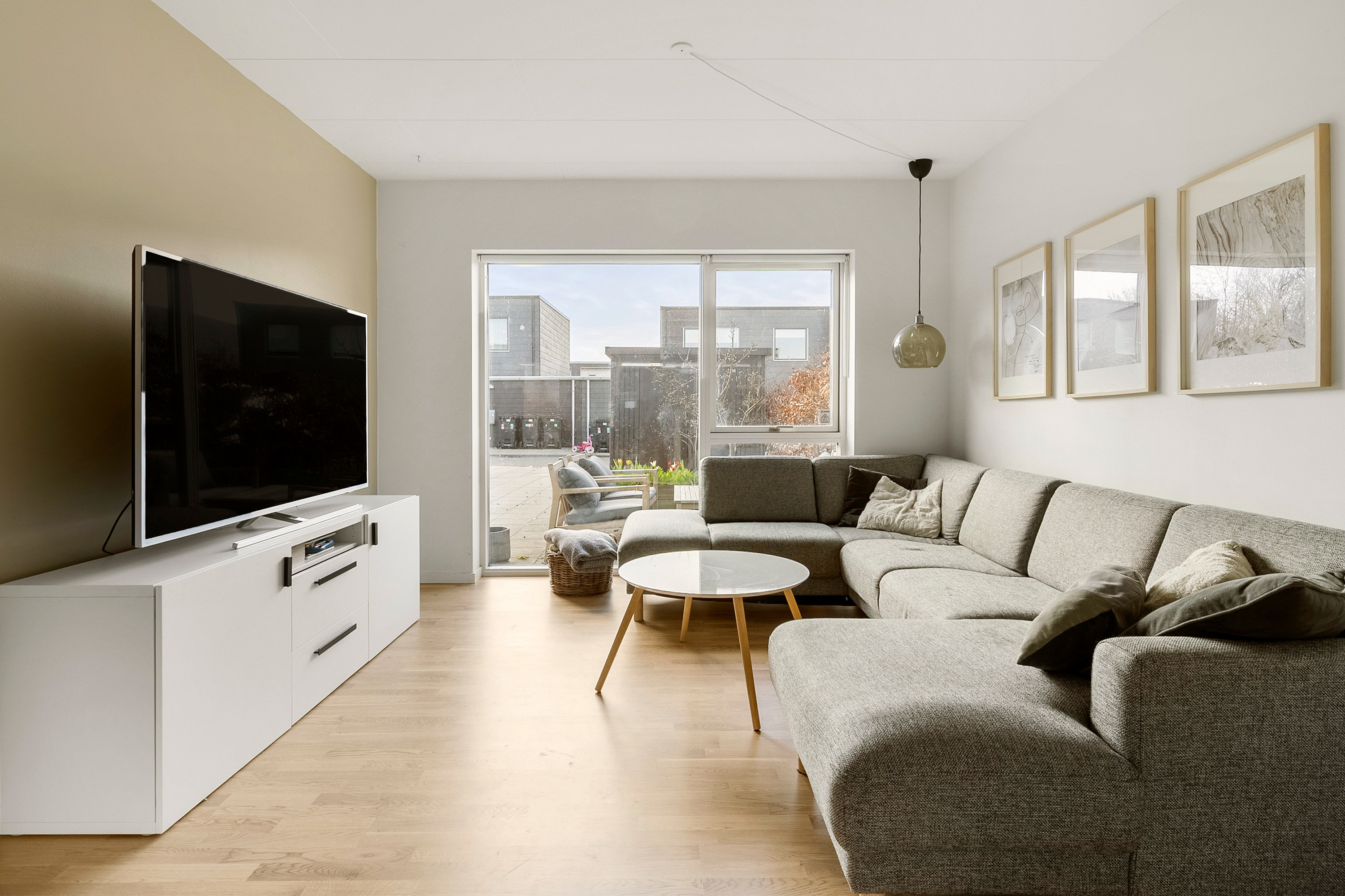 Fremhævet stue billede i fuldskærmstilstand. Billede af Østergårds Alle 57, 8362 Hørning