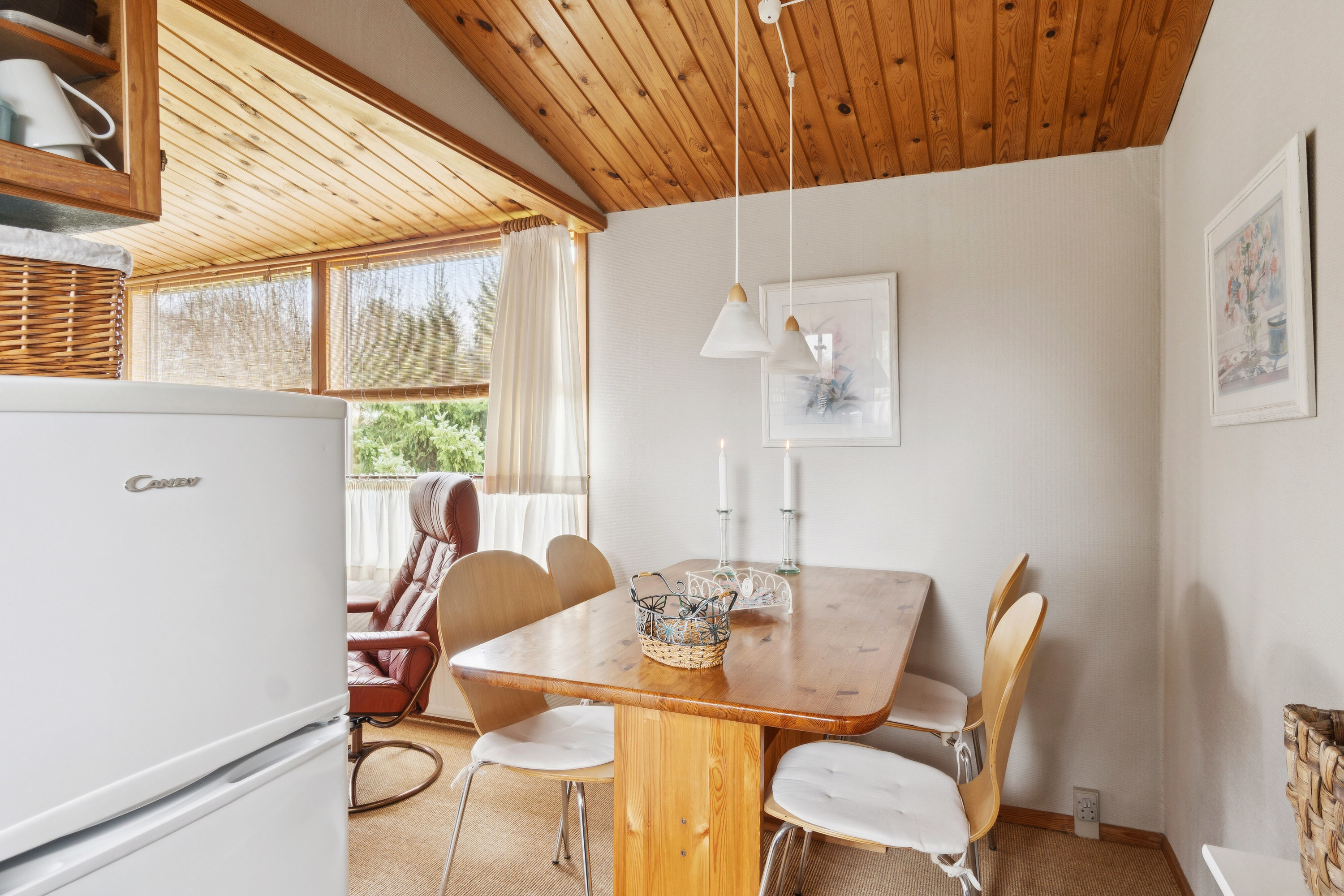 Fremhævet spisestue billede i fuldskærmstilstand. Billede af Hvidtjørnevej 13, Kaldred, 4593 Eskebjerg