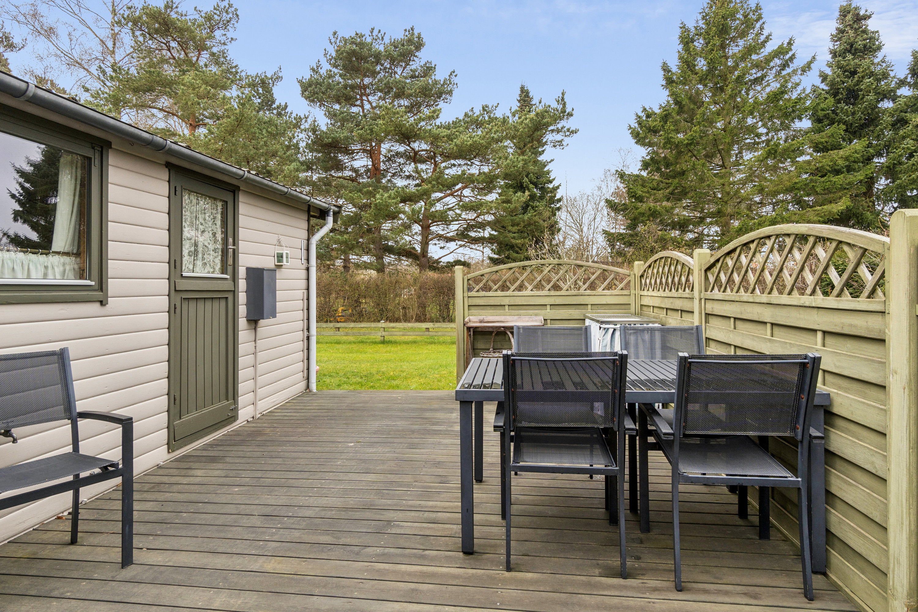 Fremhævet terrasse billede i fuldskærmstilstand. Billede af Hvidtjørnevej 13, Kaldred, 4593 Eskebjerg