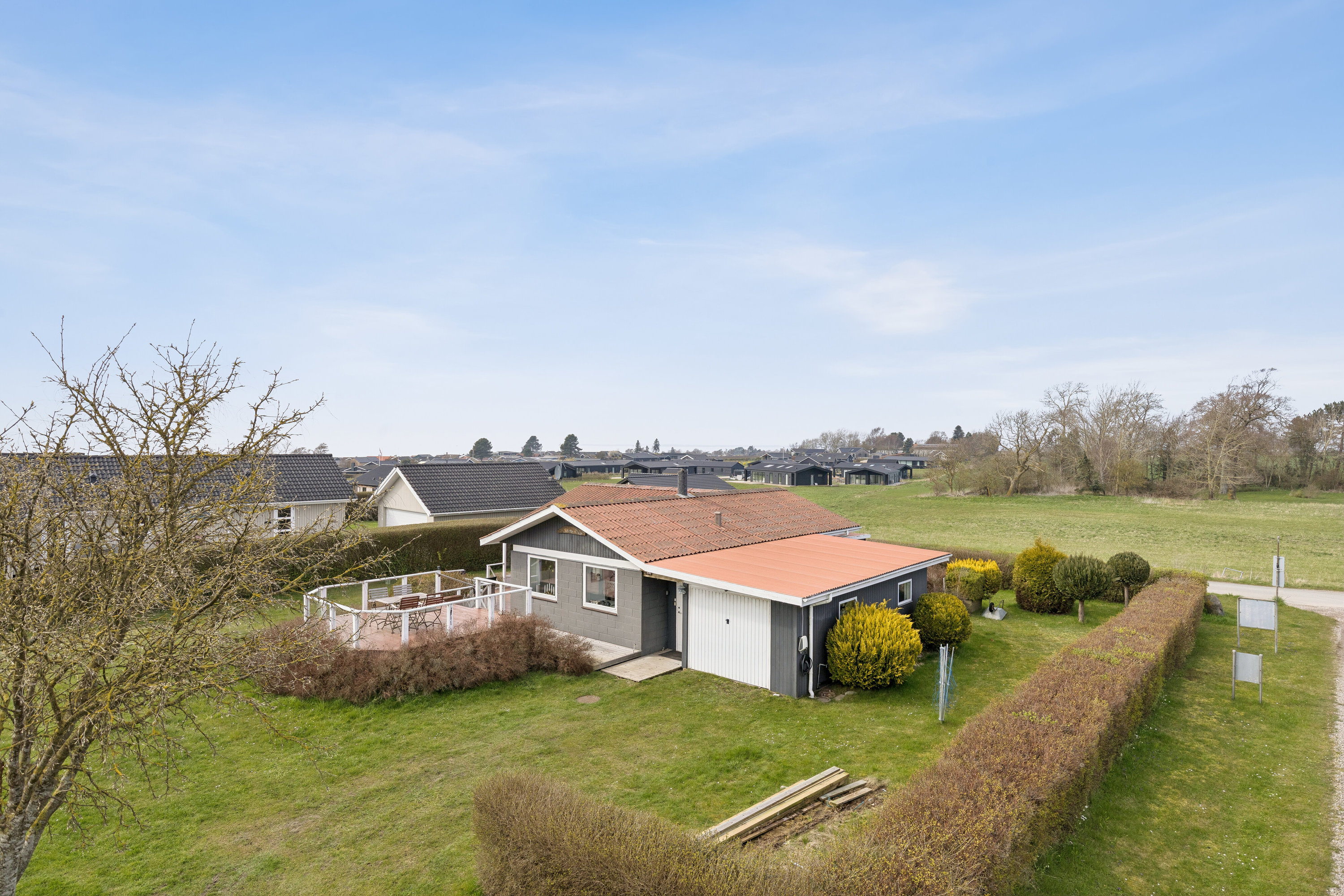 Fremhævet set fra haven billede i fuldskærmstilstand. Billede af Bakkedraget 2, Drøsselbjerg, 4200 Slagelse