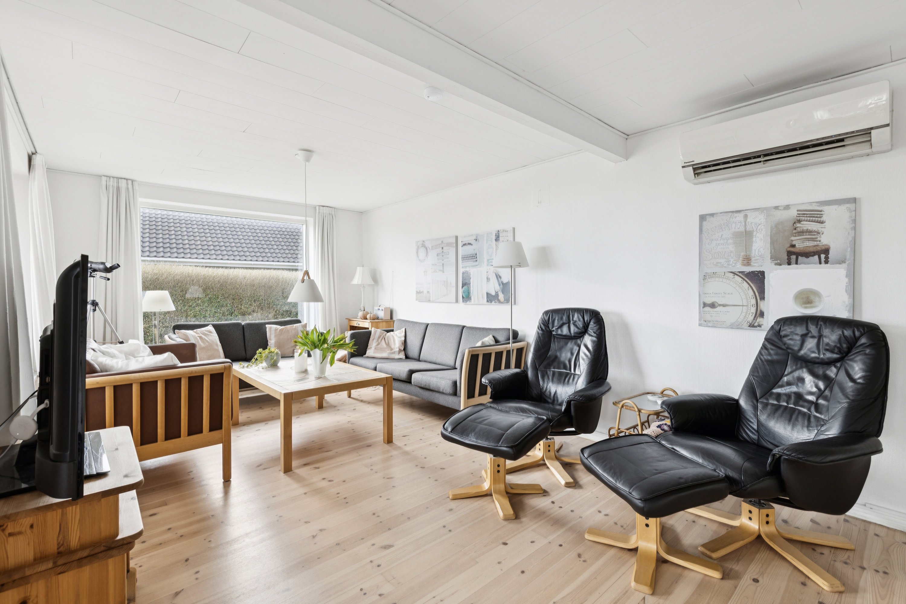 Fremhævet stue billede i fuldskærmstilstand. Billede af Bakkedraget 2, Drøsselbjerg, 4200 Slagelse