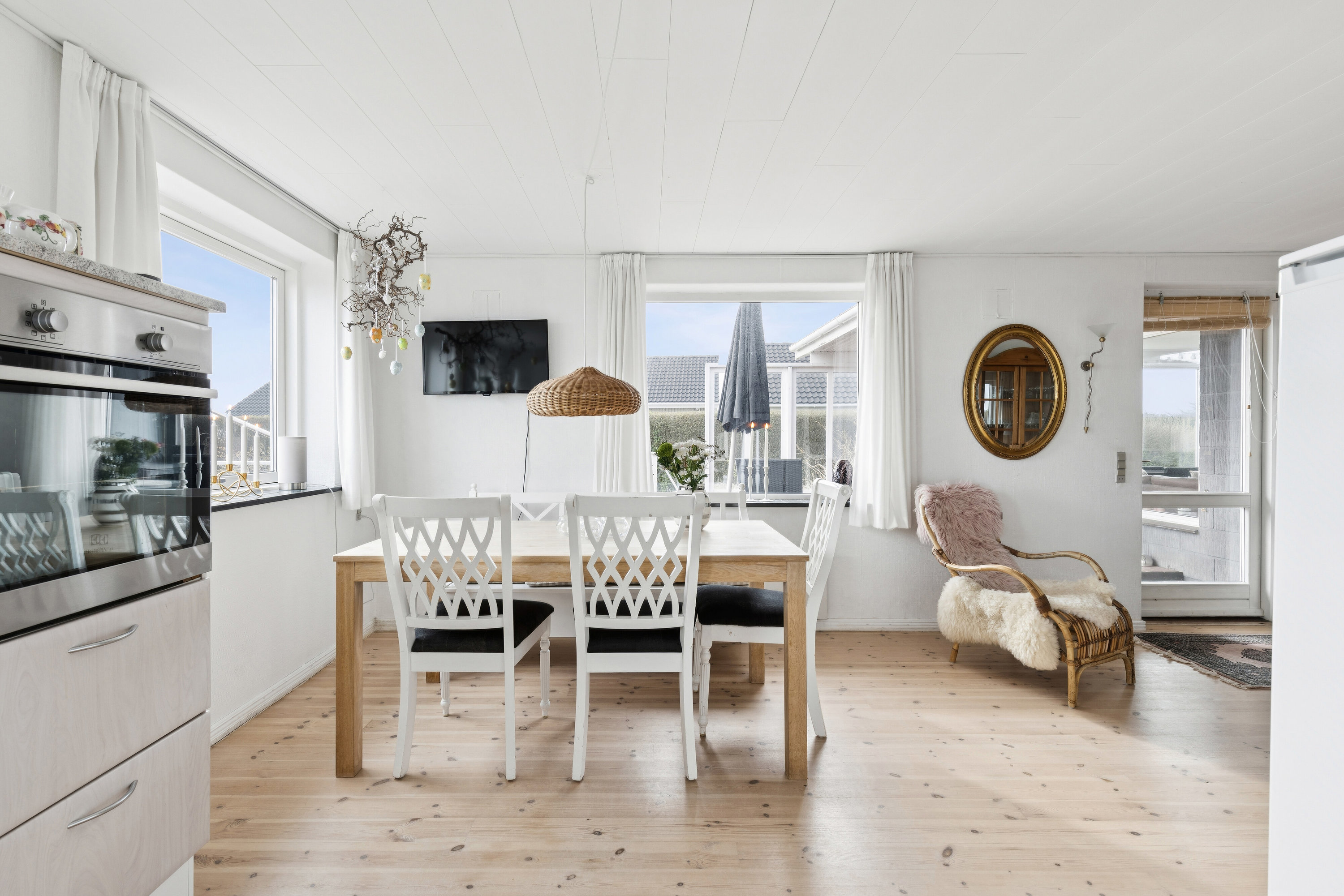 Fremhævet spisestue billede i fuldskærmstilstand. Billede af Bakkedraget 2, Drøsselbjerg, 4200 Slagelse