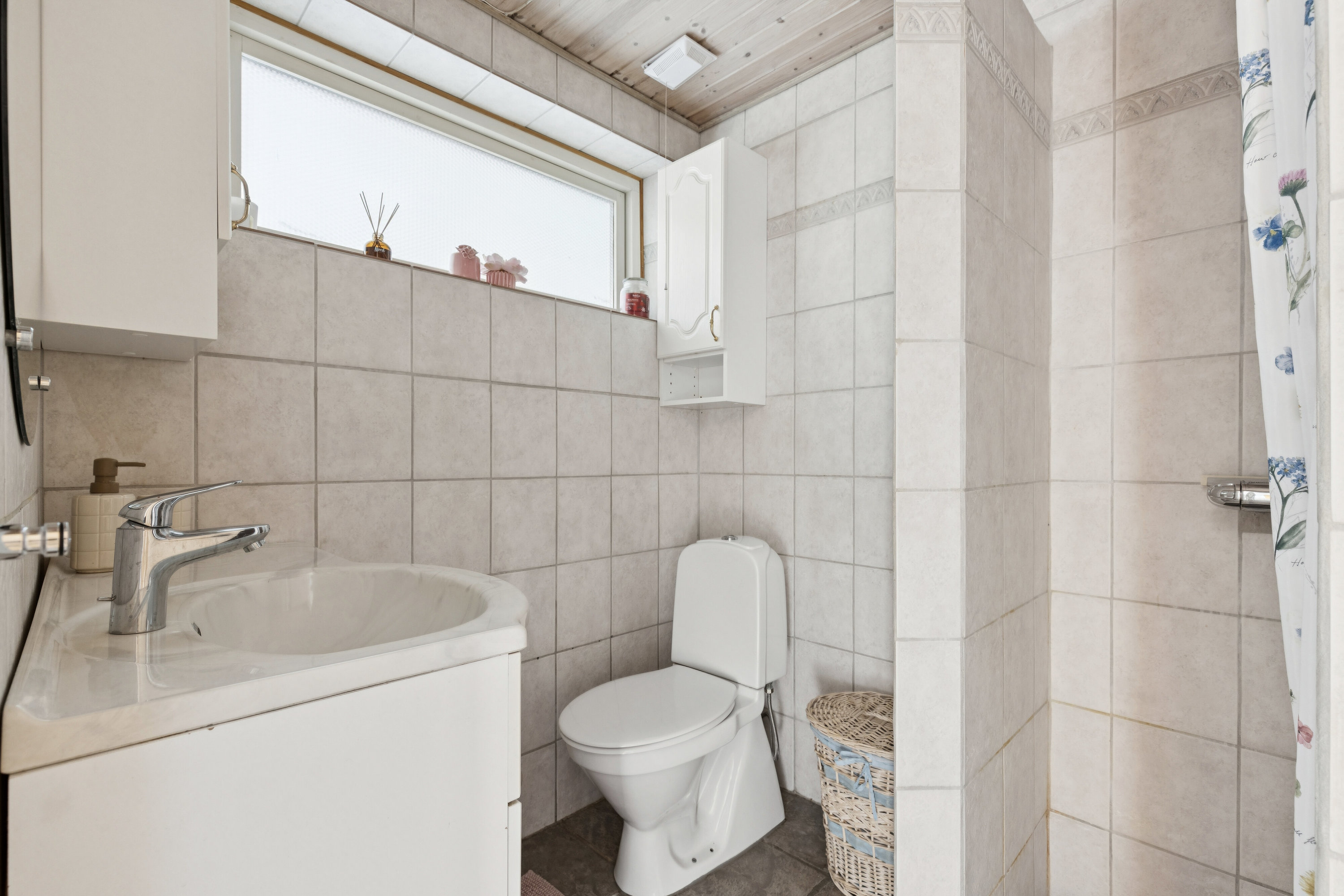 Fremhævet badeværelse billede i fuldskærmstilstand. Billede af Bakkedraget 2, Drøsselbjerg, 4200 Slagelse