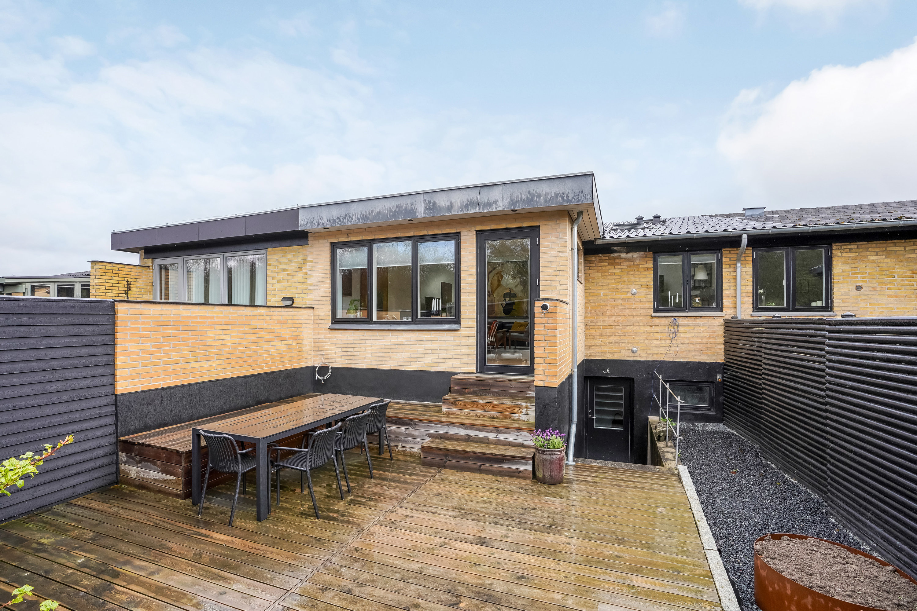 Fremhævet terrasse billede i fuldskærmstilstand. Billede af Hesbjergvænget 42, 5230 Odense M