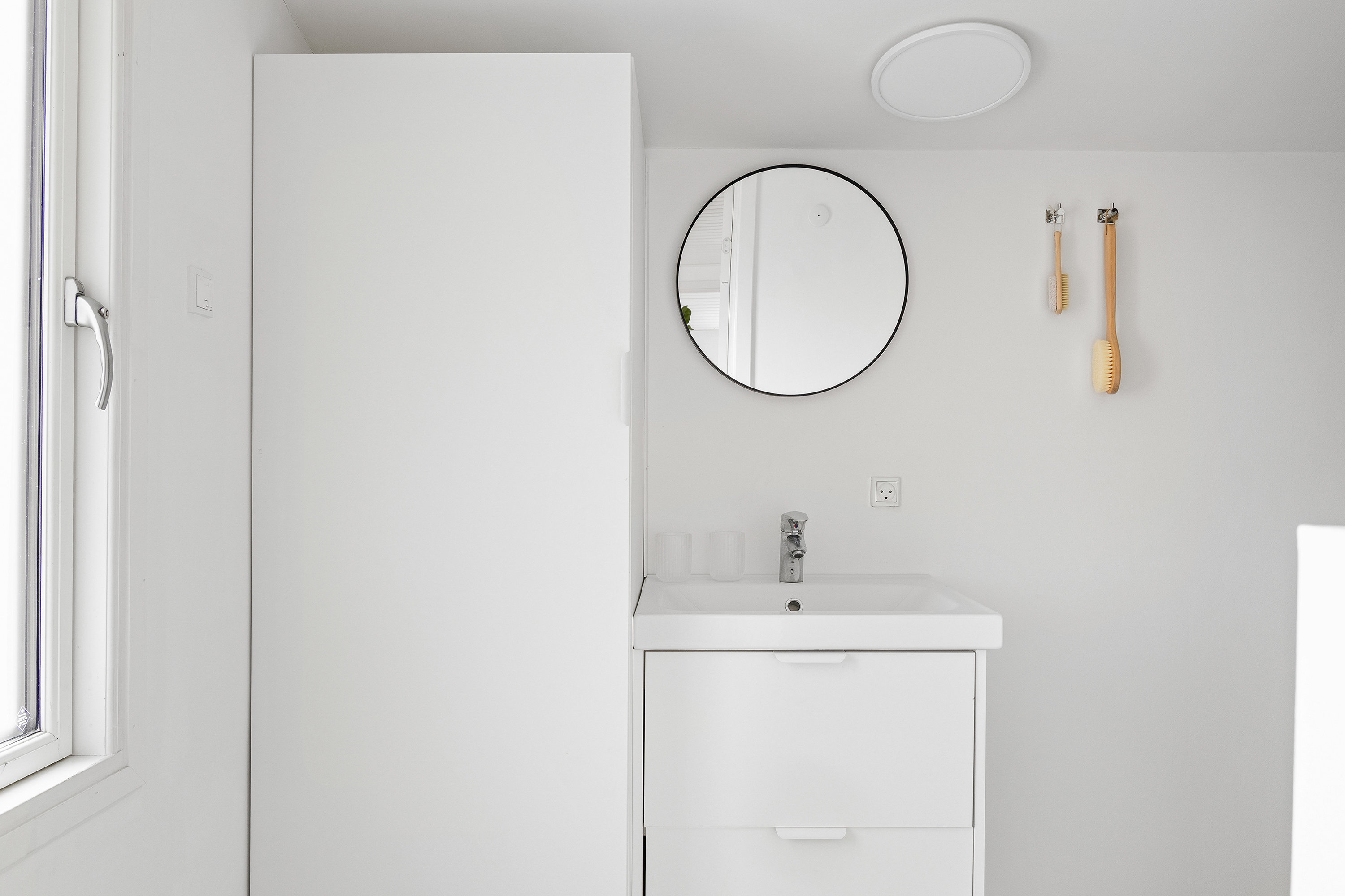 Fremhævet badeværelse billede i fuldskærmstilstand. Billede af Møllevænget 2, 3120 Dronningmølle