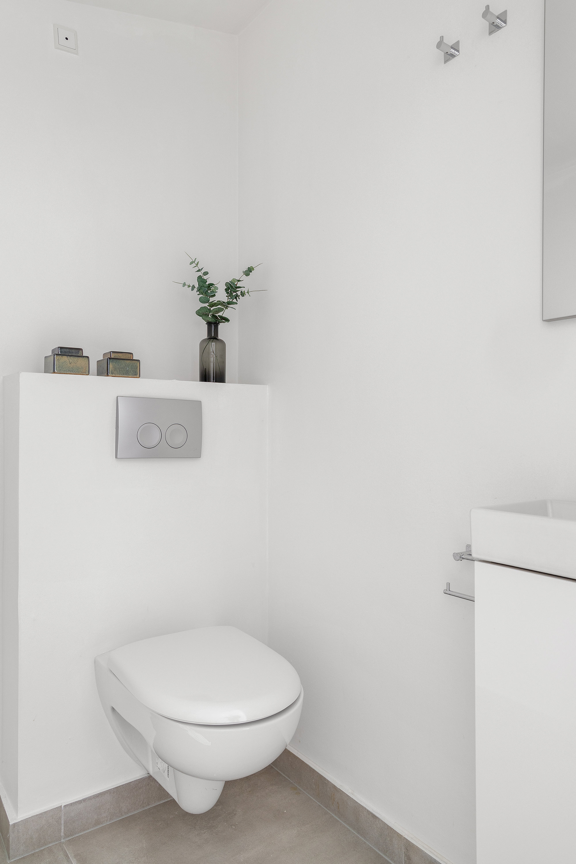 Fremhævet toilet billede i fuldskærmstilstand. Billede af Møllevænget 2, 3120 Dronningmølle