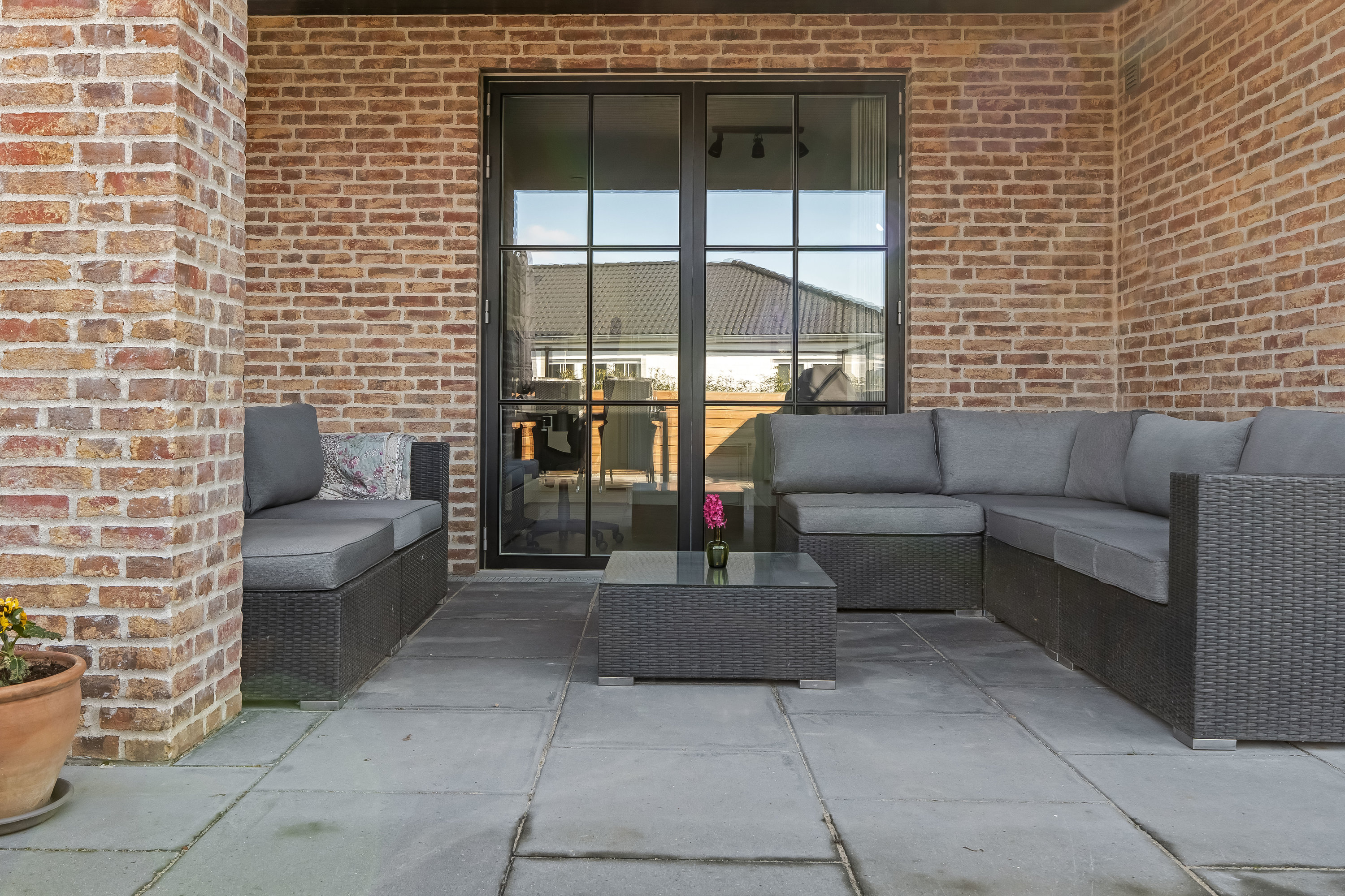 Fremhævet terrasse billede i fuldskærmstilstand. Billede af Dyreengen 28, 3320 Skævinge