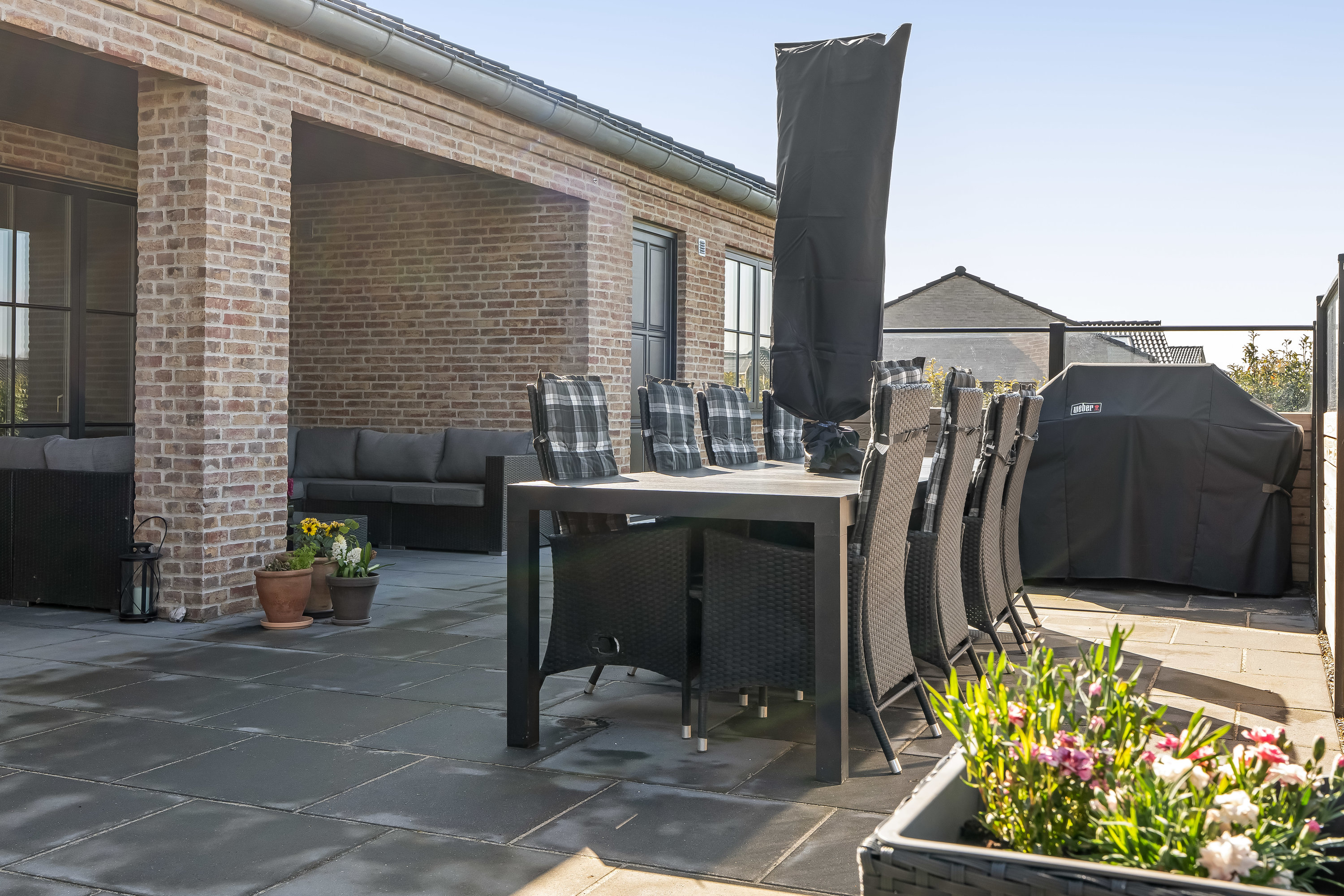 Fremhævet terrasse billede i fuldskærmstilstand. Billede af Dyreengen 28, 3320 Skævinge