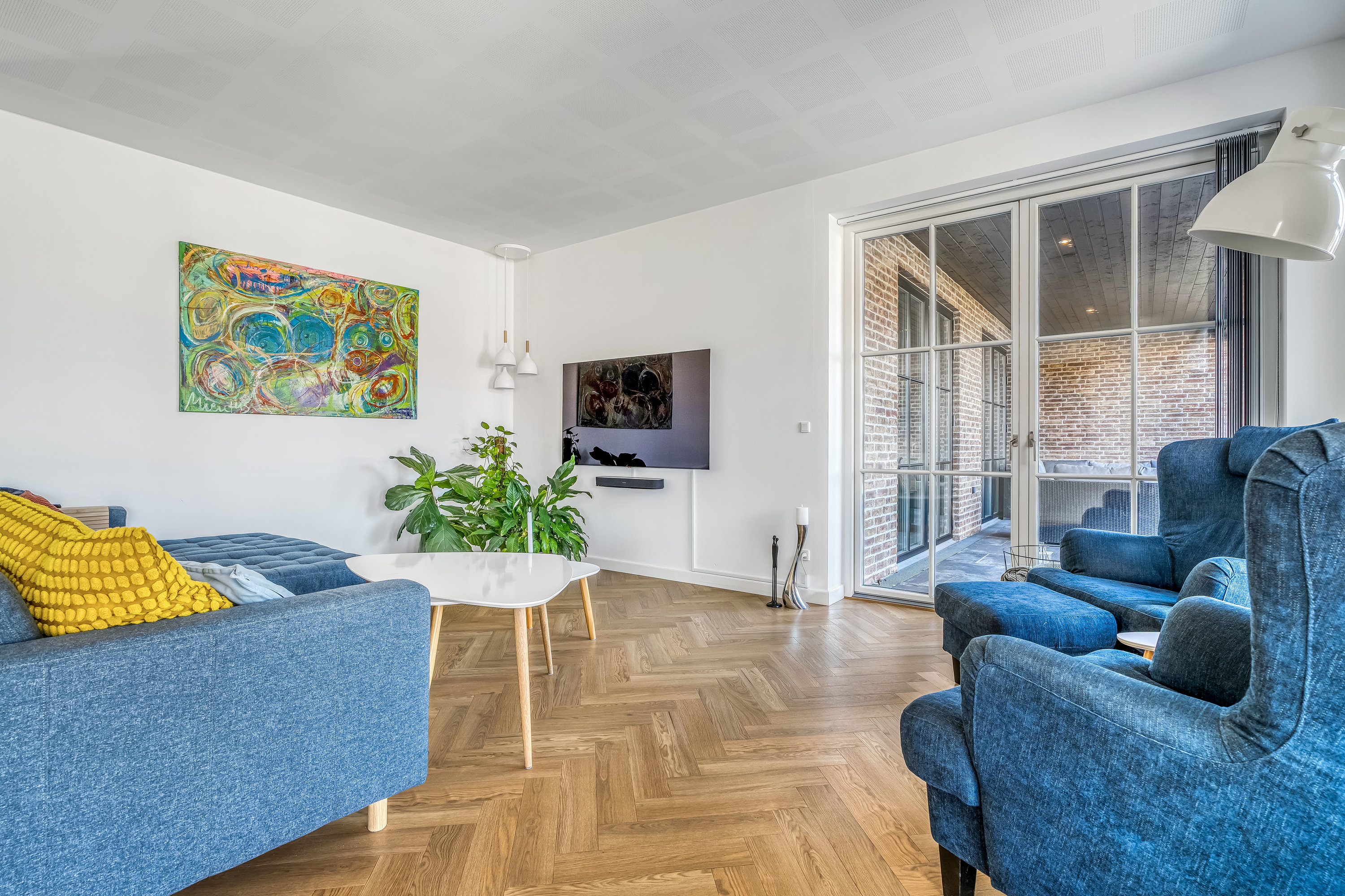 Fremhævet stue billede i fuldskærmstilstand. Billede af Dyreengen 28, 3320 Skævinge