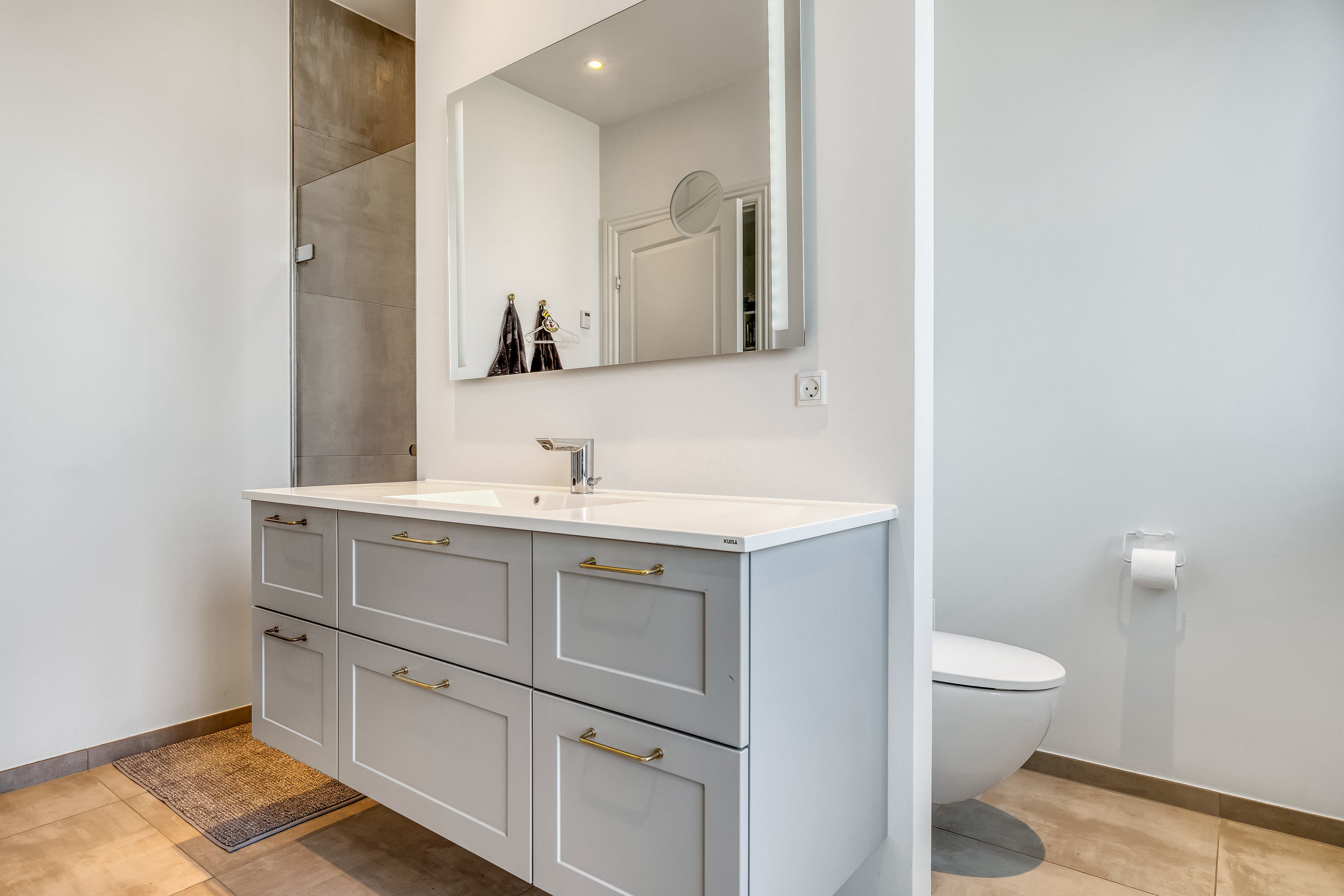 Fremhævet badeværelse billede i fuldskærmstilstand. Billede af Dyreengen 28, 3320 Skævinge