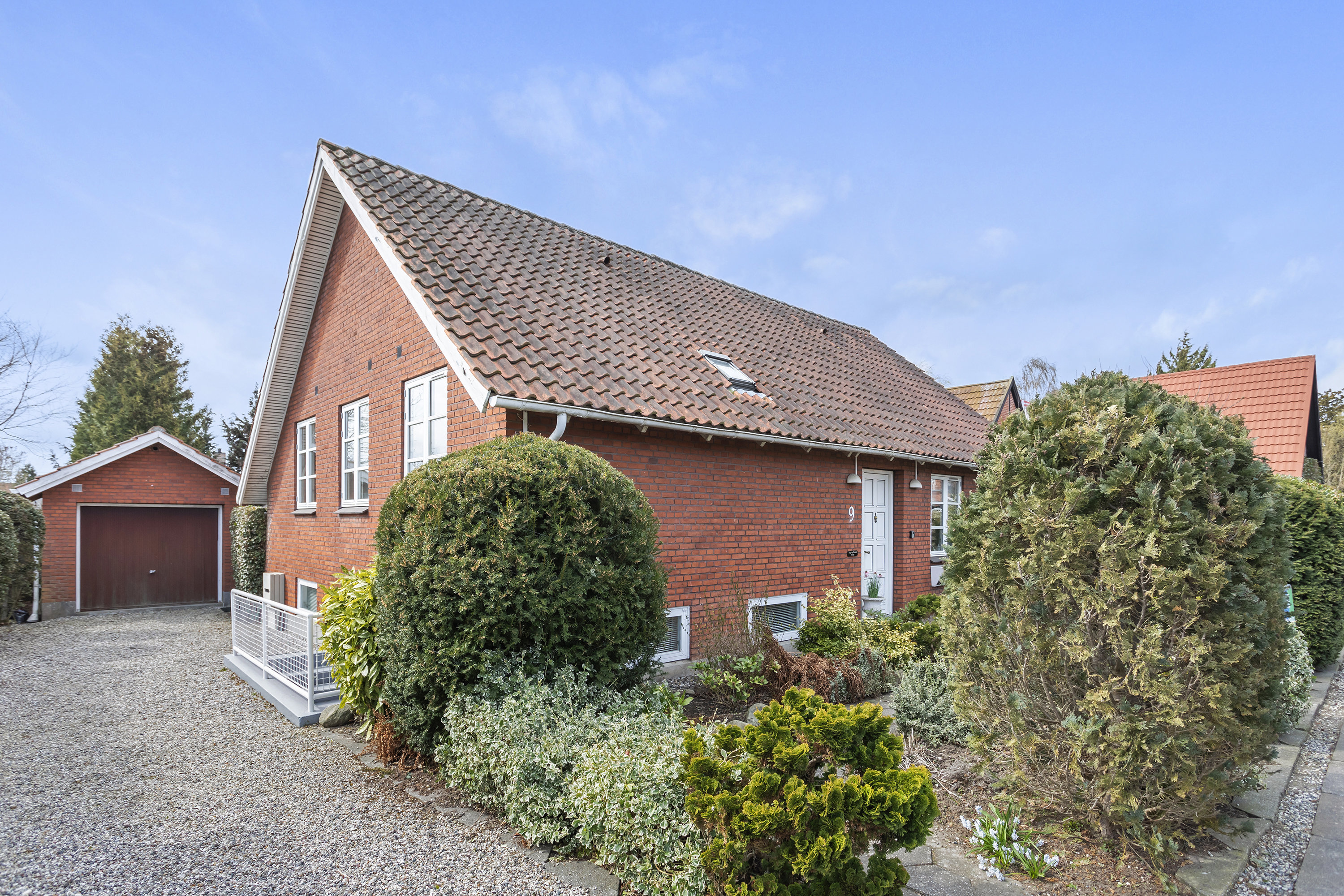 Fremhævet facade billede i fuldskærmstilstand. Billede af Marievej 9, 2740 Skovlunde