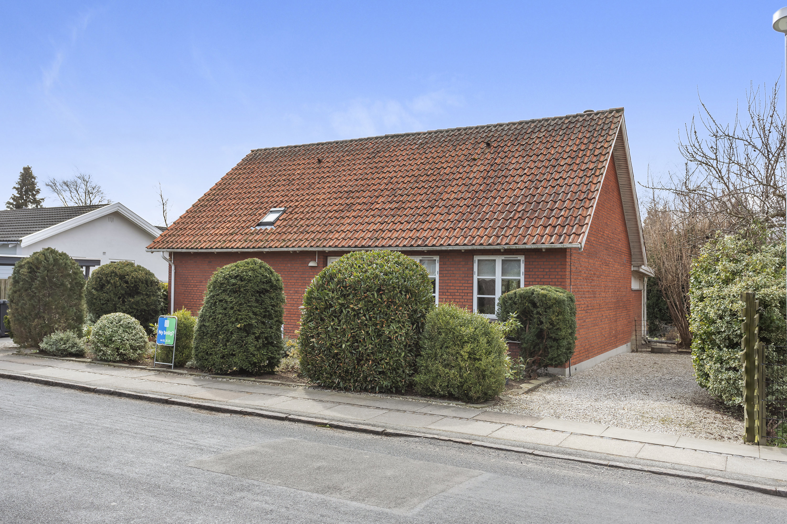 Fremhævet facade billede i fuldskærmstilstand. Billede af Marievej 9, 2740 Skovlunde