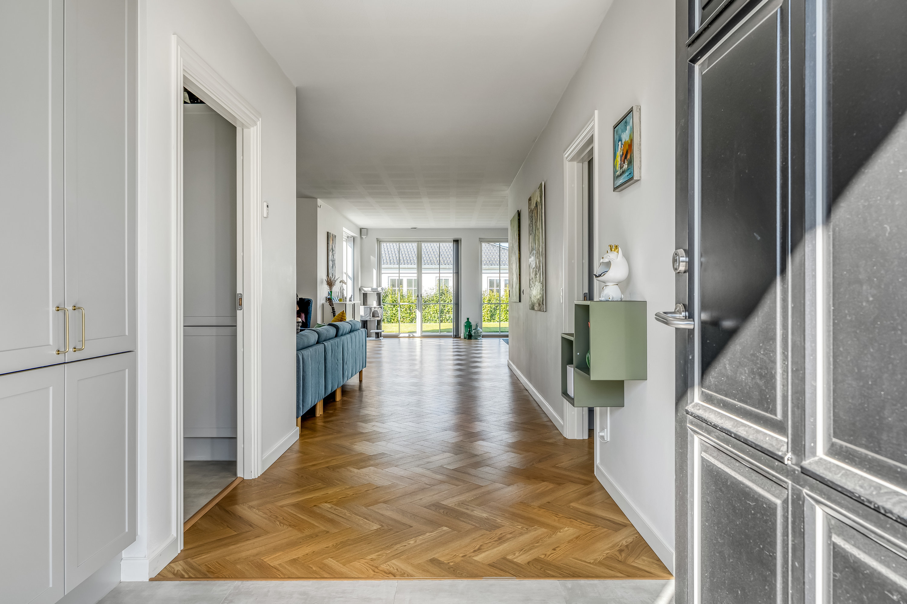 Fremhævet gang billede i fuldskærmstilstand. Billede af Dyreengen 28, 3320 Skævinge