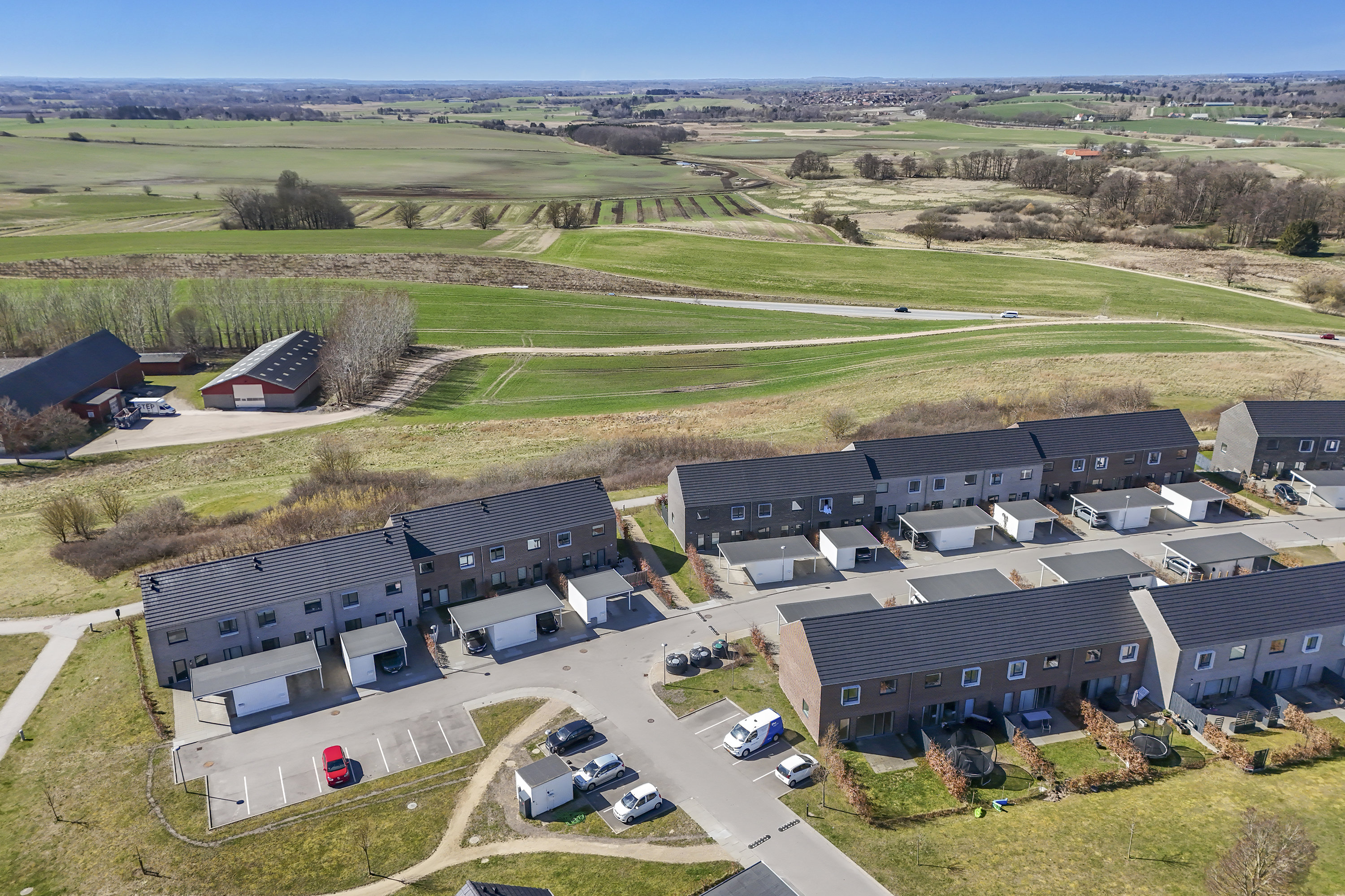 Fremhævet luftfoto billede i fuldskærmstilstand. Billede af Kongeskrænten 34, Smørumnedre, 2765 Smørum