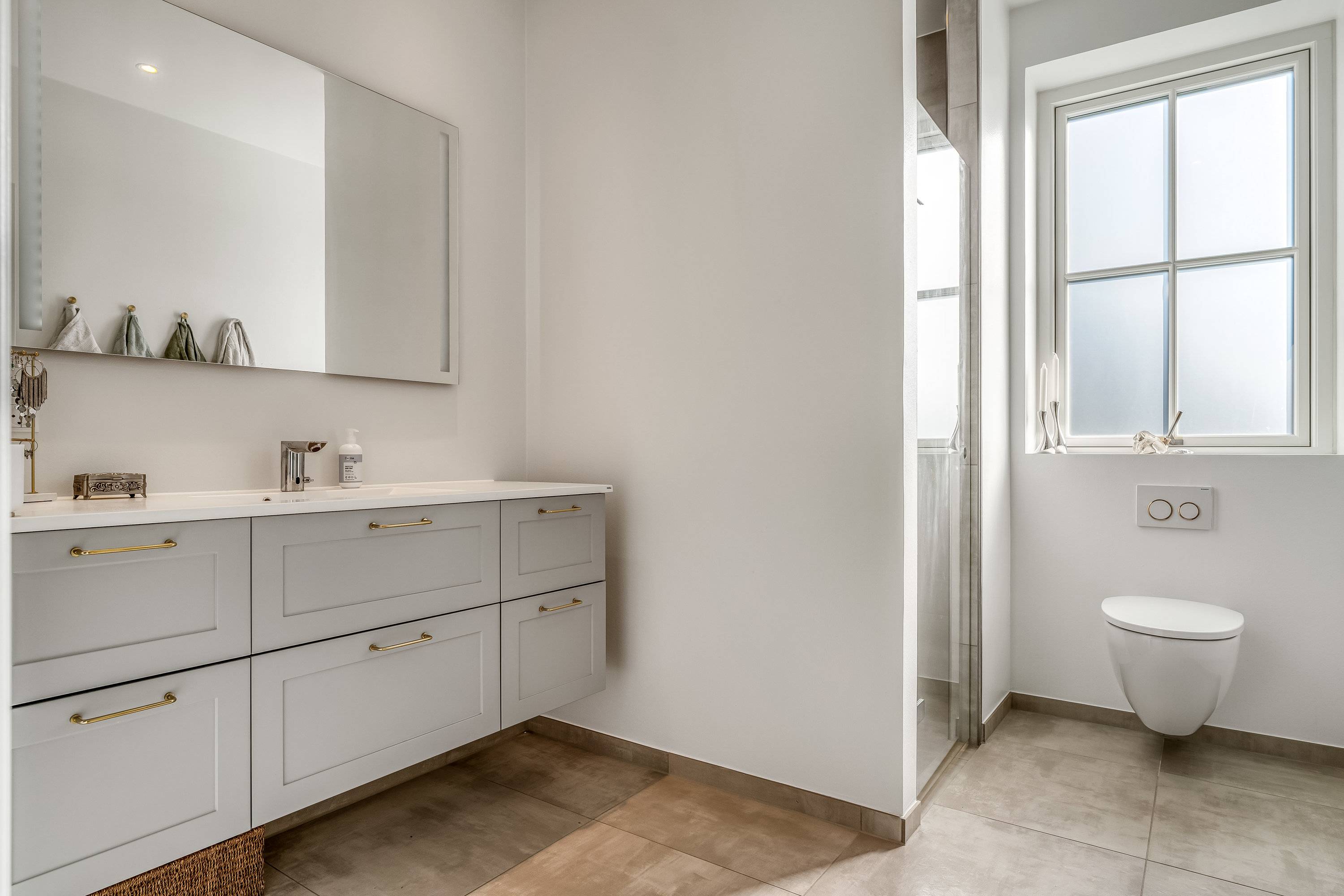 Fremhævet badeværelse billede i fuldskærmstilstand. Billede af Dyreengen 28, 3320 Skævinge