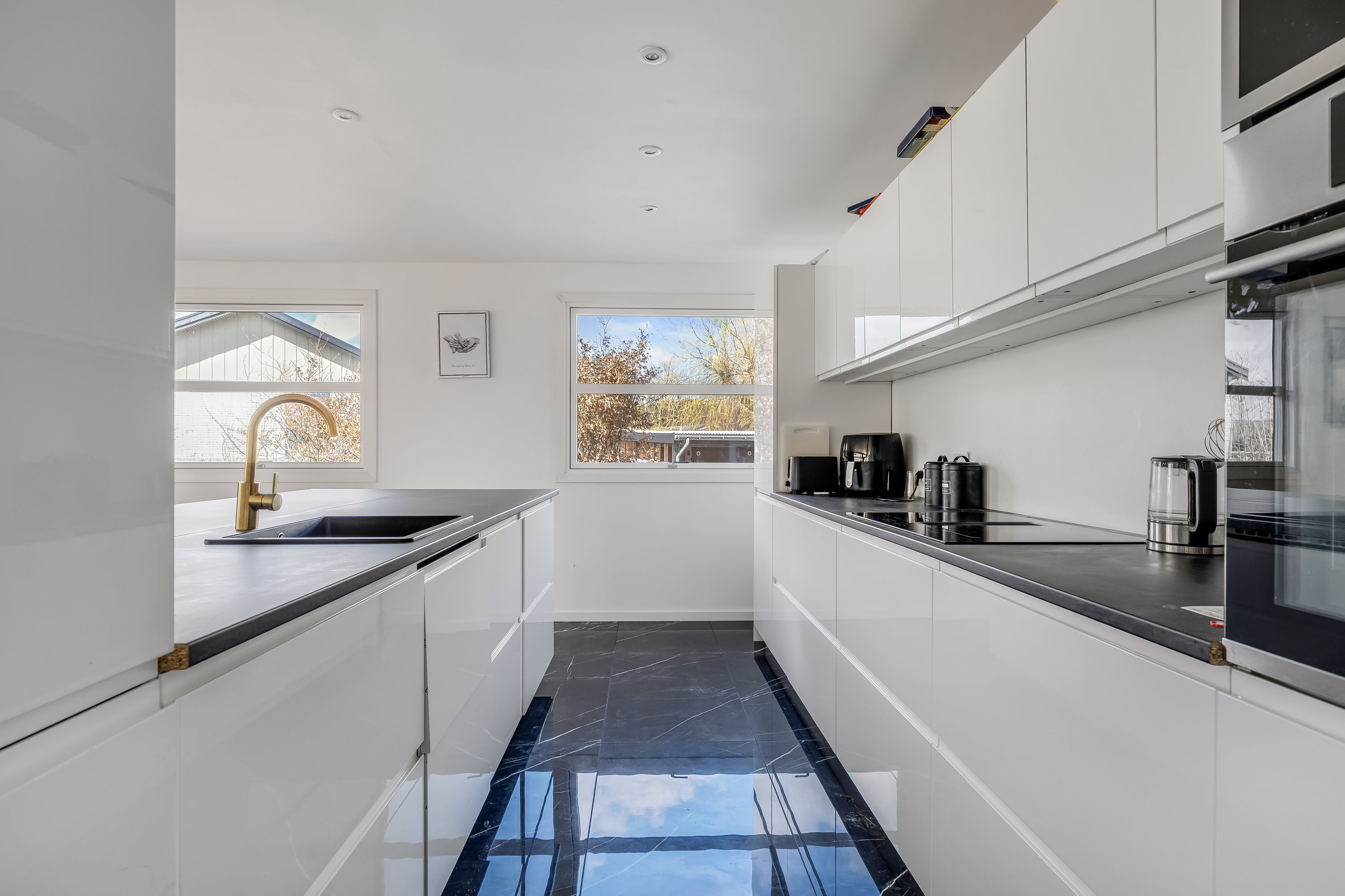 Fremhævet køkken billede i fuldskærmstilstand. Billede af Holmemosen 15, Annisse, 3200 Helsinge