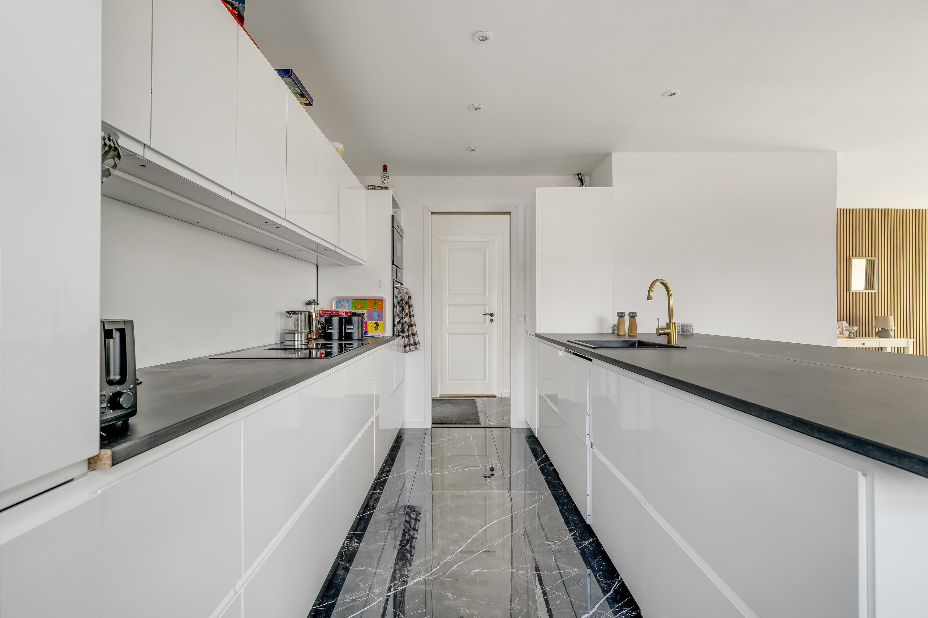 Fremhævet køkken billede i fuldskærmstilstand. Billede af Holmemosen 15, Annisse, 3200 Helsinge