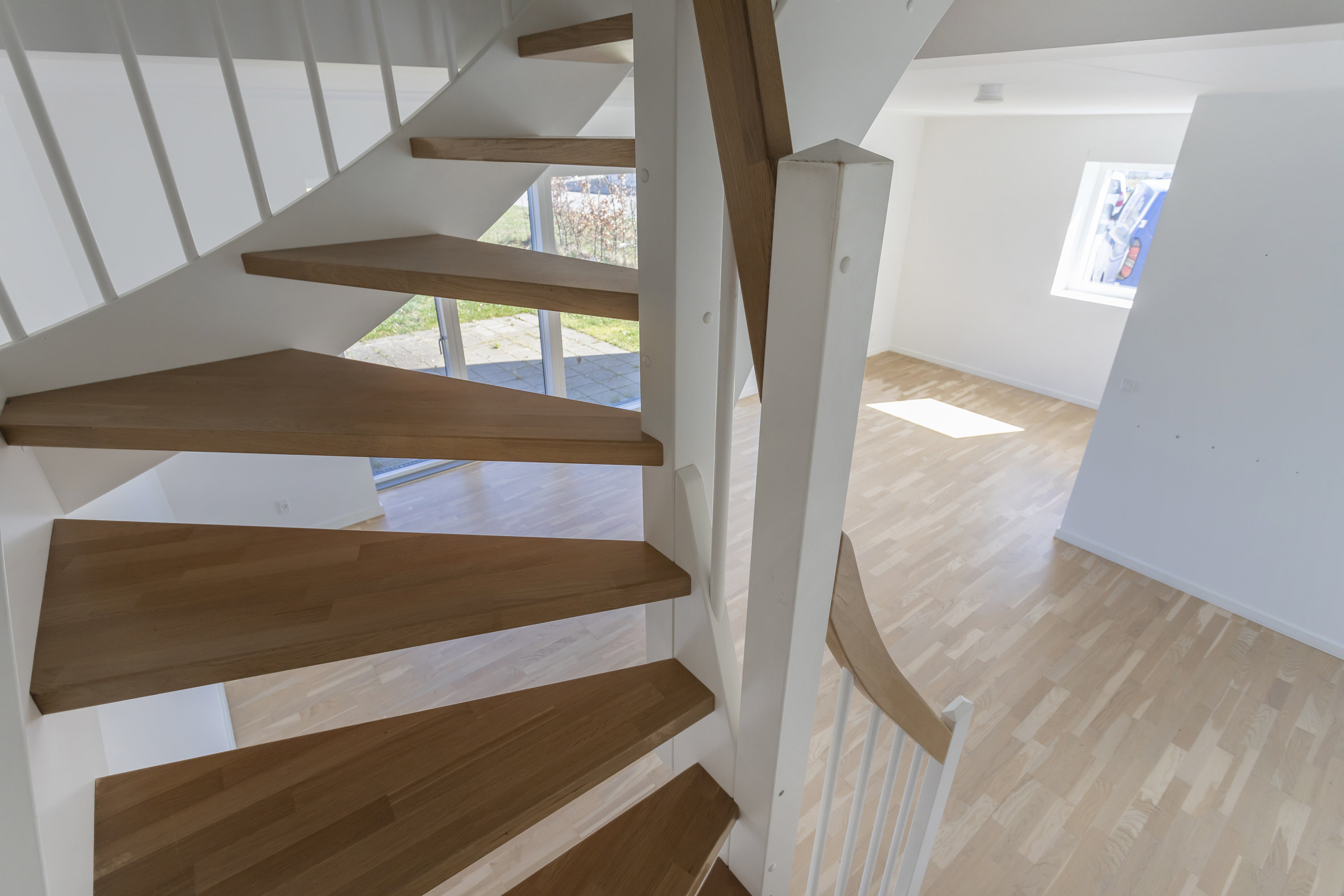 Fremhævet trappe billede i fuldskærmstilstand. Billede af Kongeskrænten 34, Smørumnedre, 2765 Smørum