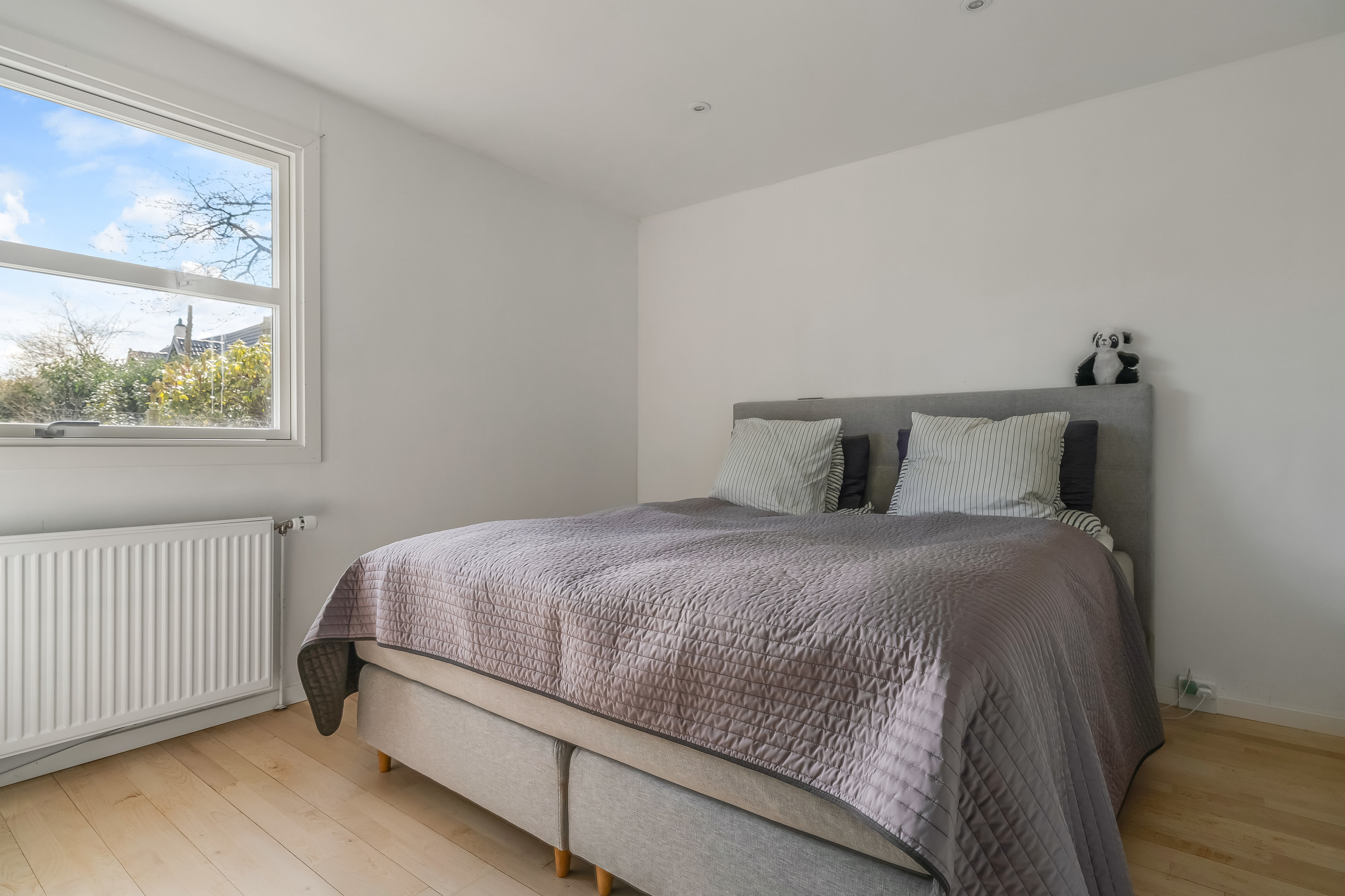 Fremhævet soveværelse billede i fuldskærmstilstand. Billede af Holmemosen 15, Annisse, 3200 Helsinge