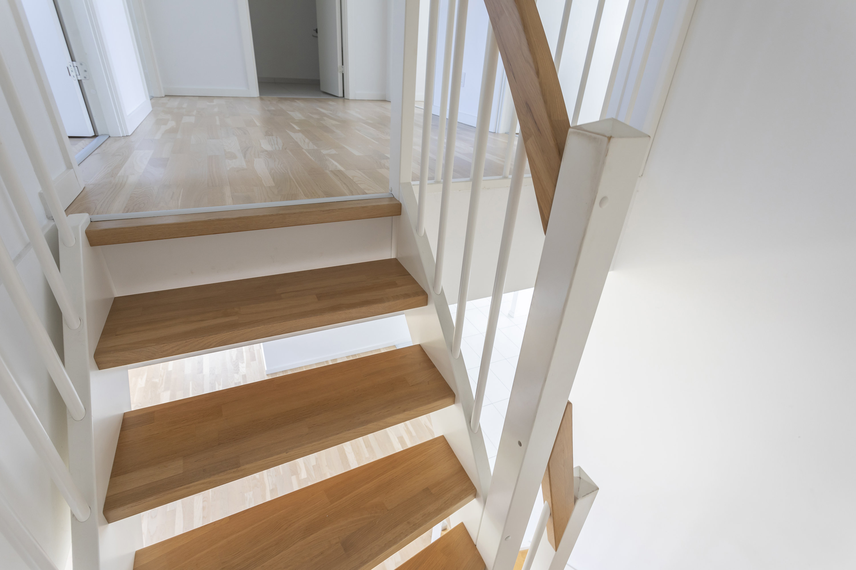 Fremhævet trappe billede i fuldskærmstilstand. Billede af Kongeskrænten 34, Smørumnedre, 2765 Smørum