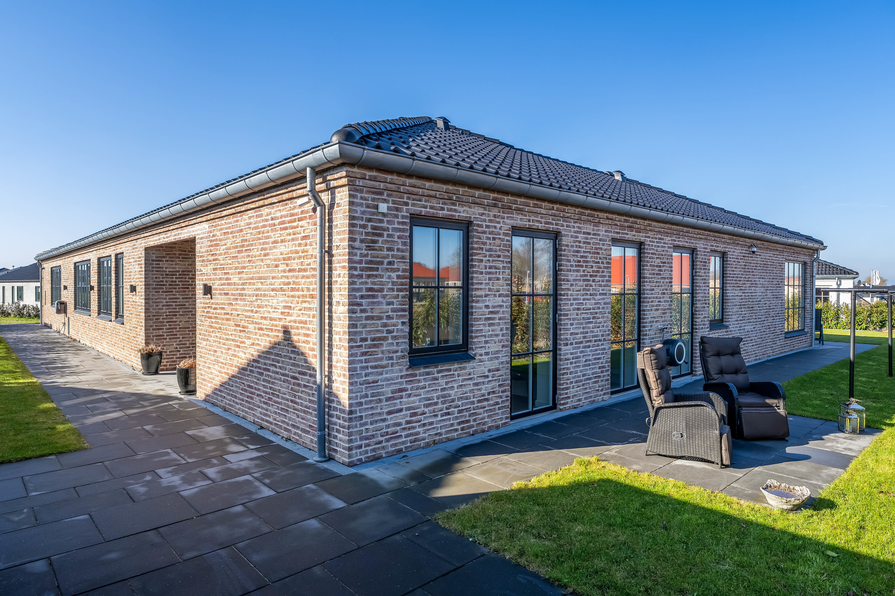 Fremhævet facade billede i fuldskærmstilstand. Billede af Dyreengen 28, 3320 Skævinge