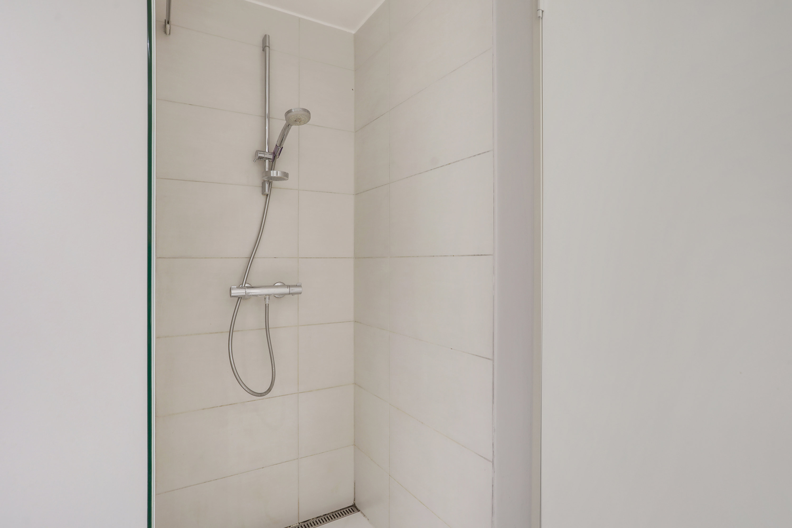 Fremhævet badeværelse billede i fuldskærmstilstand. Billede af Kongeskrænten 34, Smørumnedre, 2765 Smørum