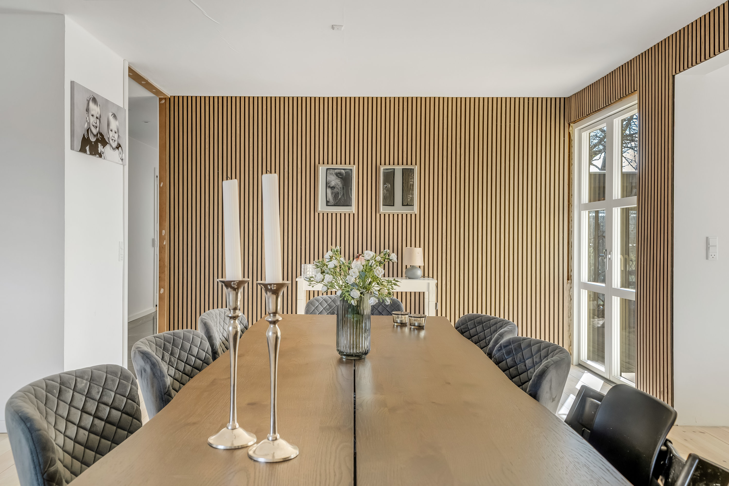 Fremhævet stue billede i fuldskærmstilstand. Billede af Holmemosen 15, Annisse, 3200 Helsinge