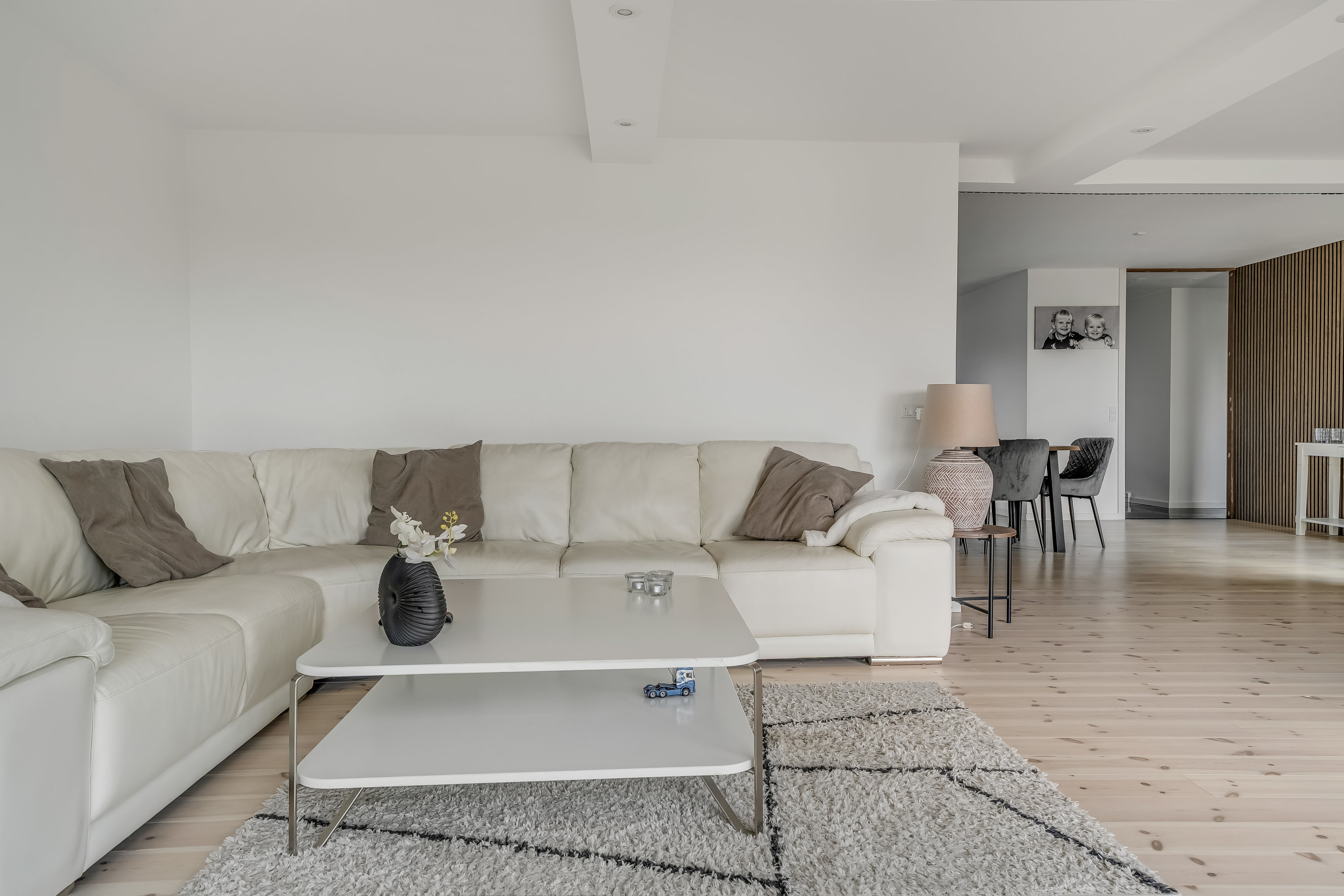 Fremhævet stue billede i fuldskærmstilstand. Billede af Holmemosen 15, Annisse, 3200 Helsinge