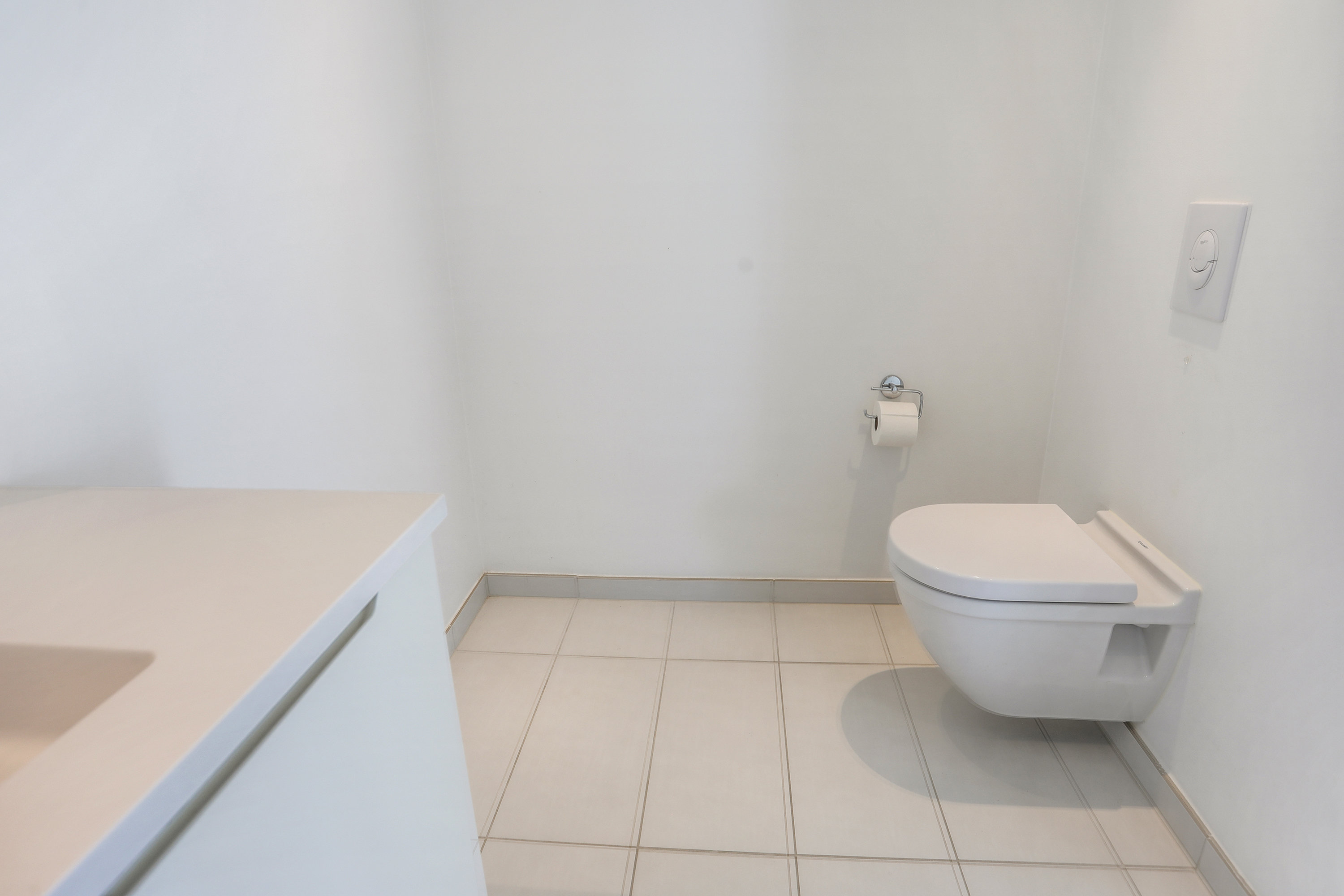 Fremhævet toilet billede i fuldskærmstilstand. Billede af Kongeskrænten 34, Smørumnedre, 2765 Smørum