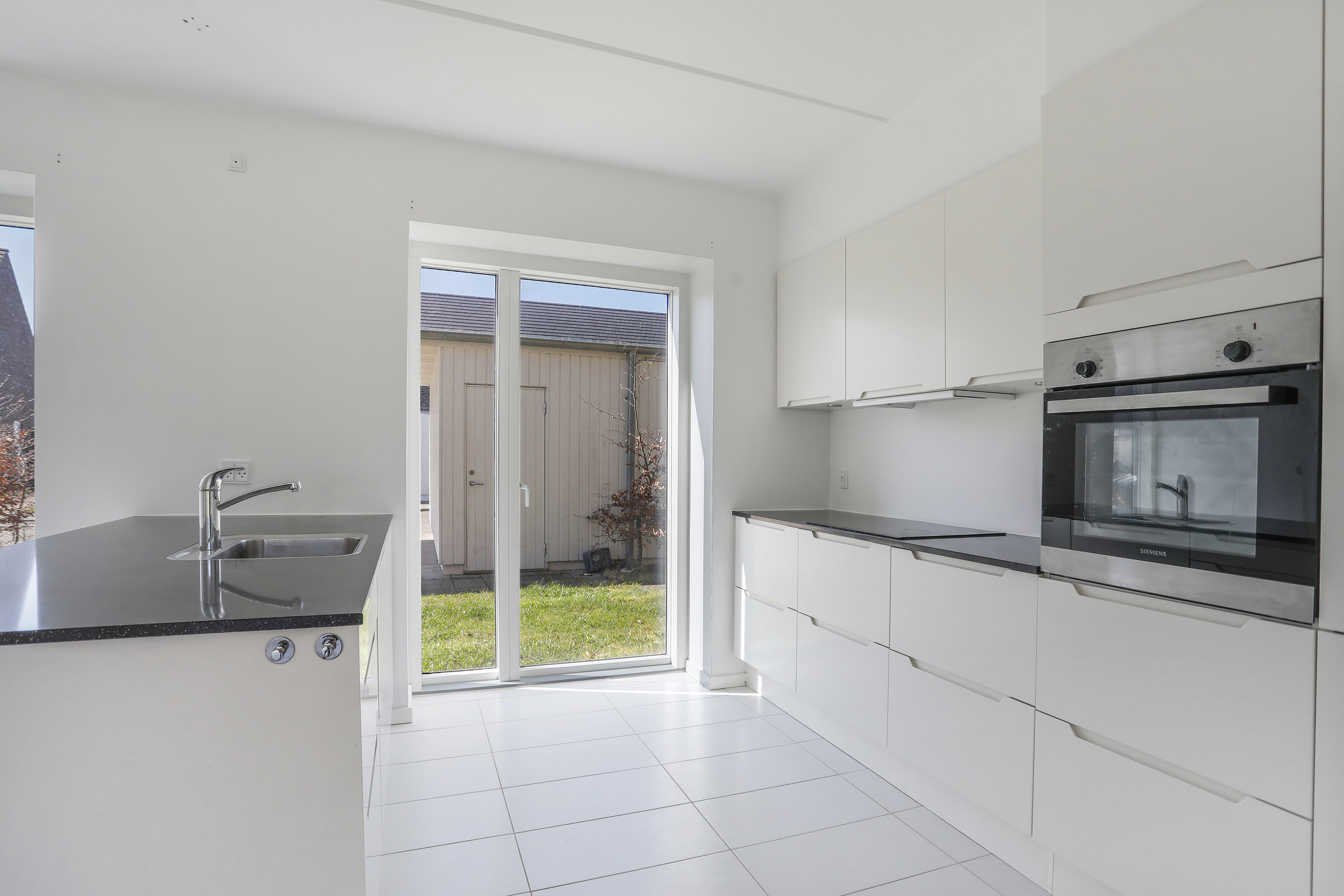 Fremhævet køkken billede i fuldskærmstilstand. Billede af Kongeskrænten 34, Smørumnedre, 2765 Smørum