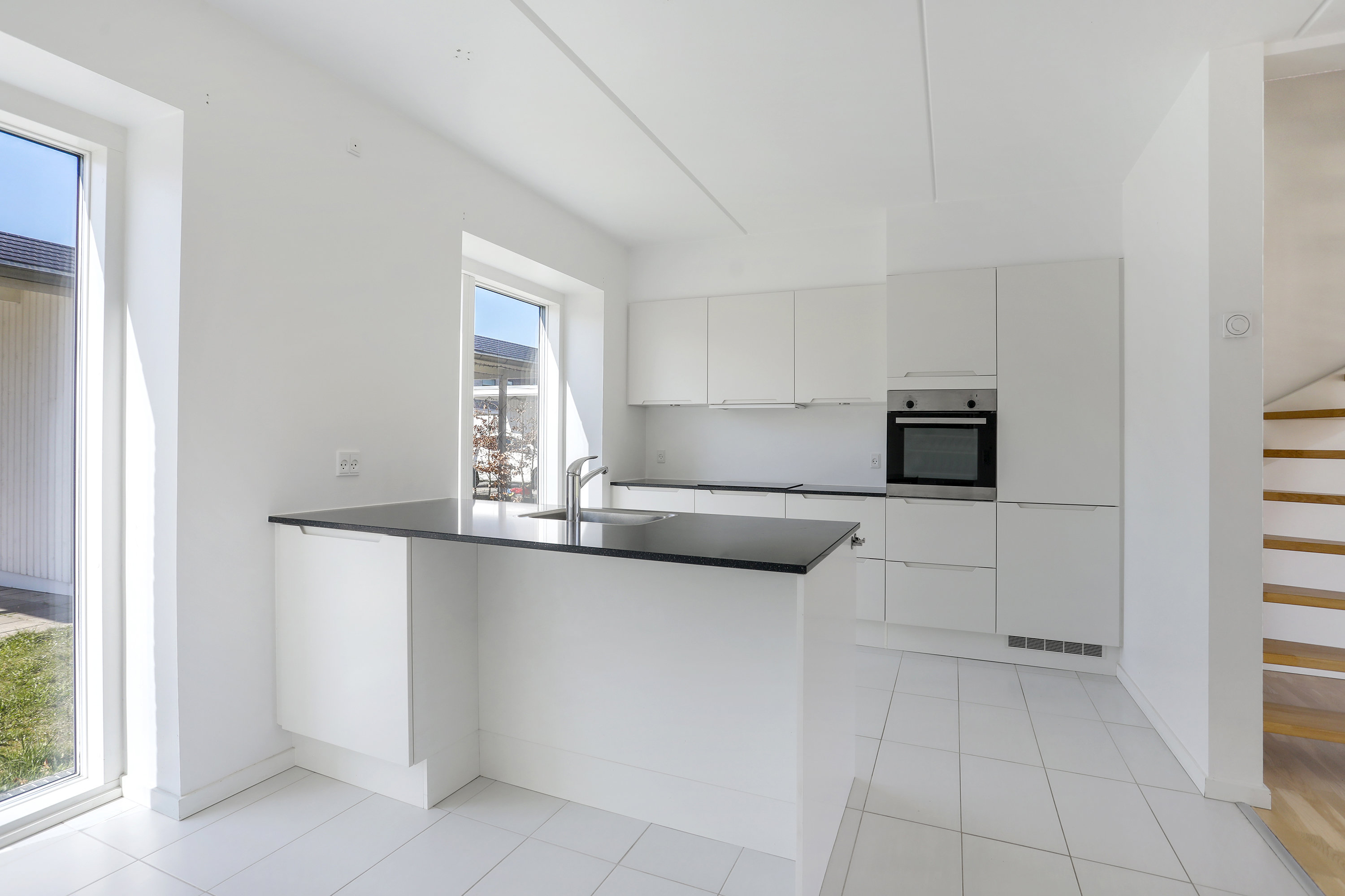 Fremhævet køkken billede i fuldskærmstilstand. Billede af Kongeskrænten 34, Smørumnedre, 2765 Smørum