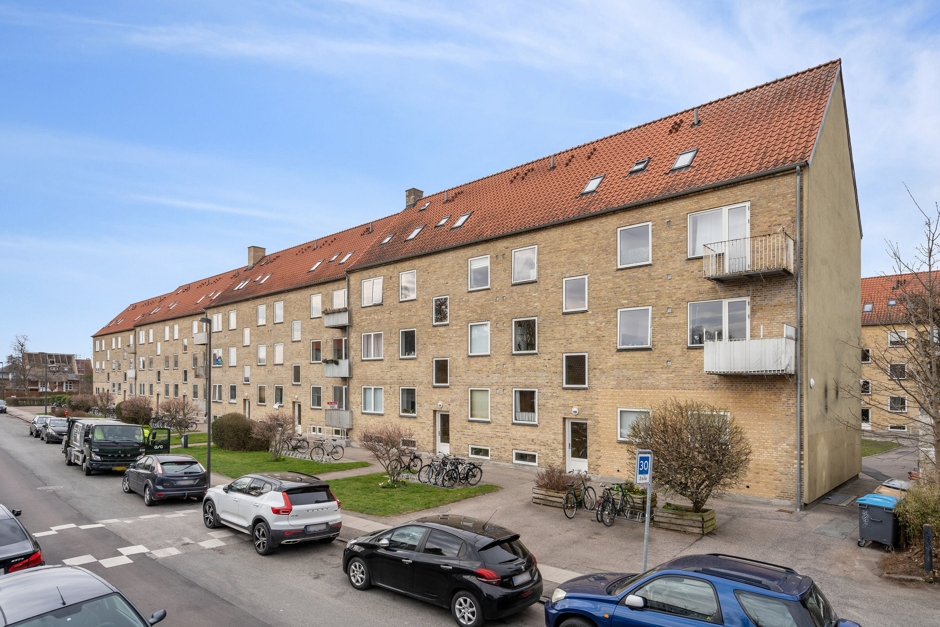 Fremhævet facade billede i fuldskærmstilstand. Billede af Grækenlandsvej 112, 1. tv., 2300 København S