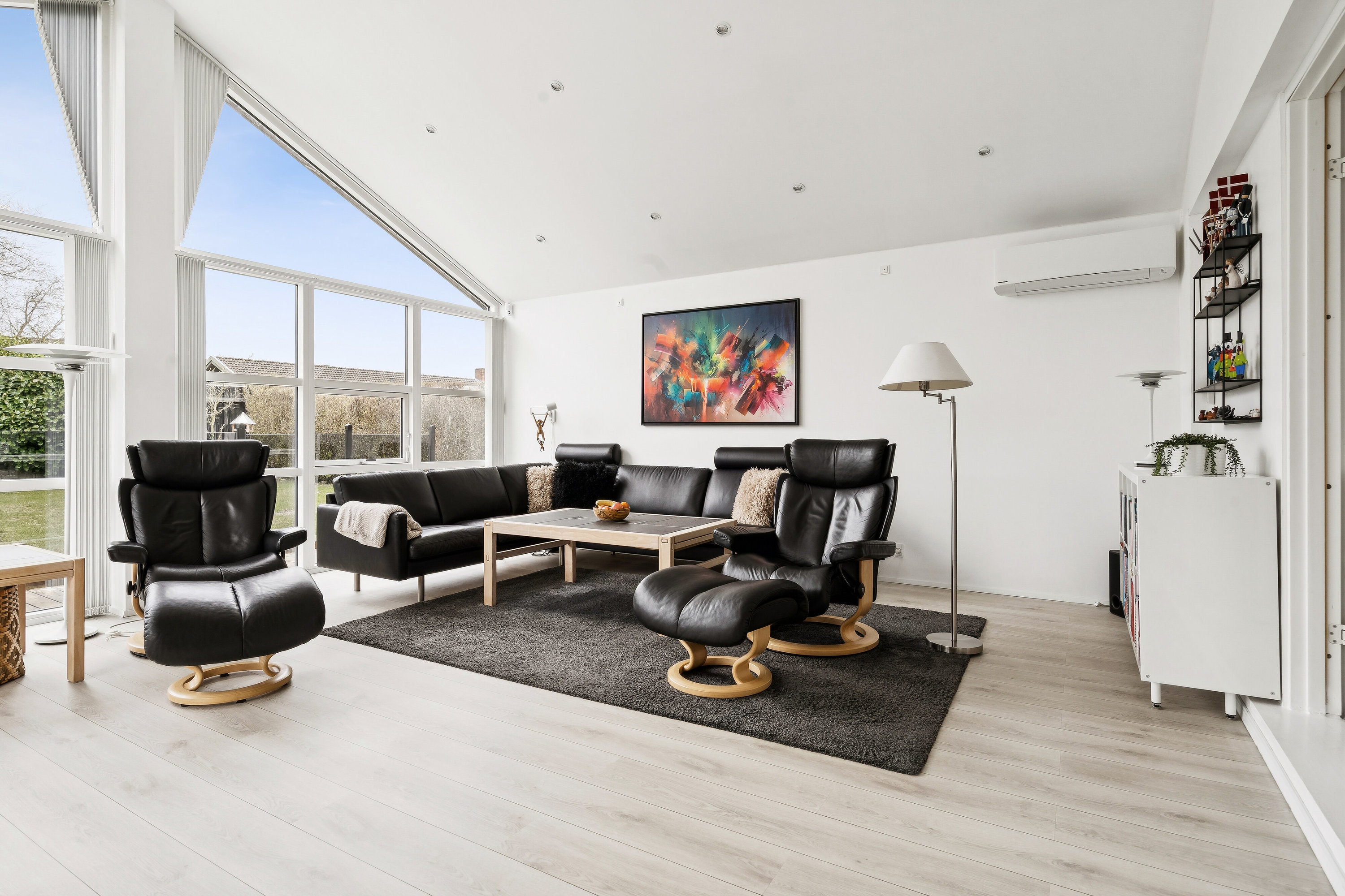 Fremhævet stue billede i fuldskærmstilstand. Billede af Blåbærvænget 20, Appenæs, 4700 Næstved