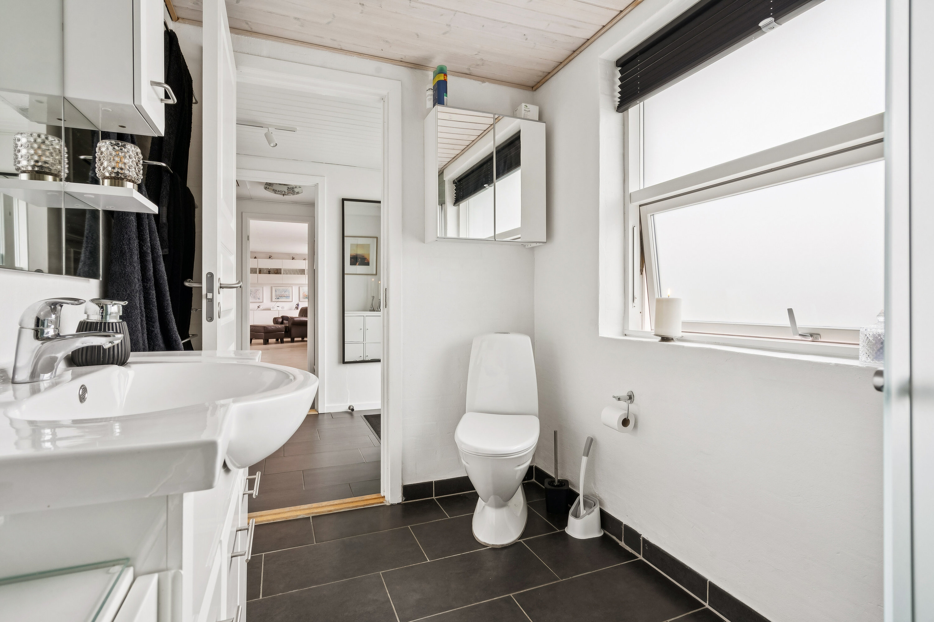 Fremhævet badeværelse billede i fuldskærmstilstand. Billede af Blåbærvænget 20, Appenæs, 4700 Næstved