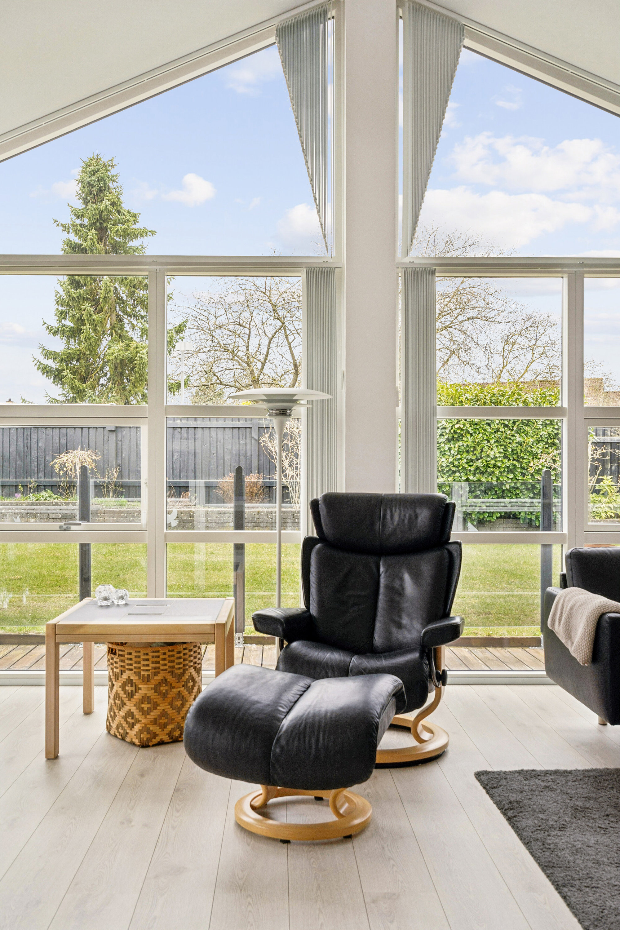 Fremhævet stue billede i fuldskærmstilstand. Billede af Blåbærvænget 20, Appenæs, 4700 Næstved